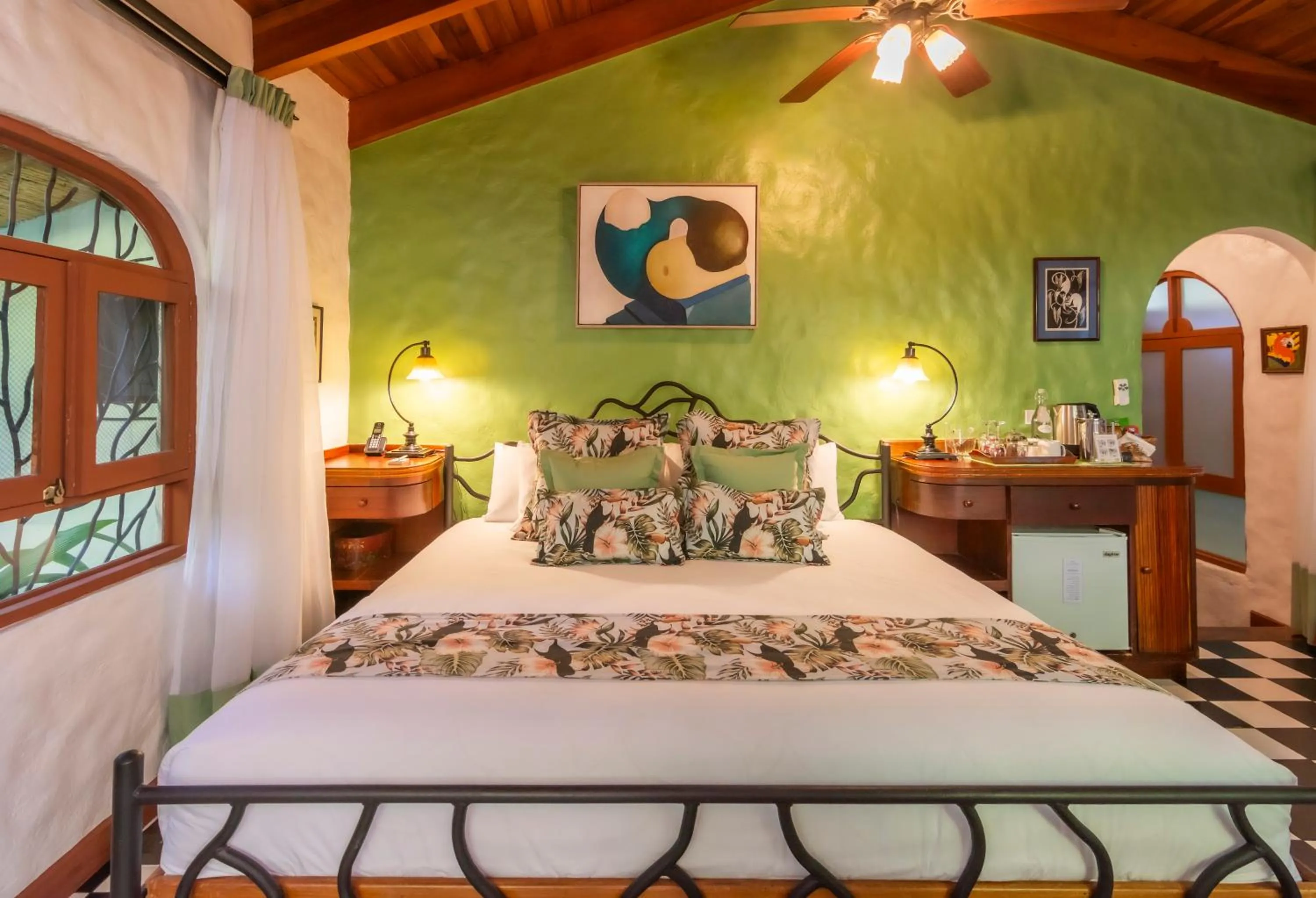 Bed in Finca Rosa Blanca Coffee Farm and Inn