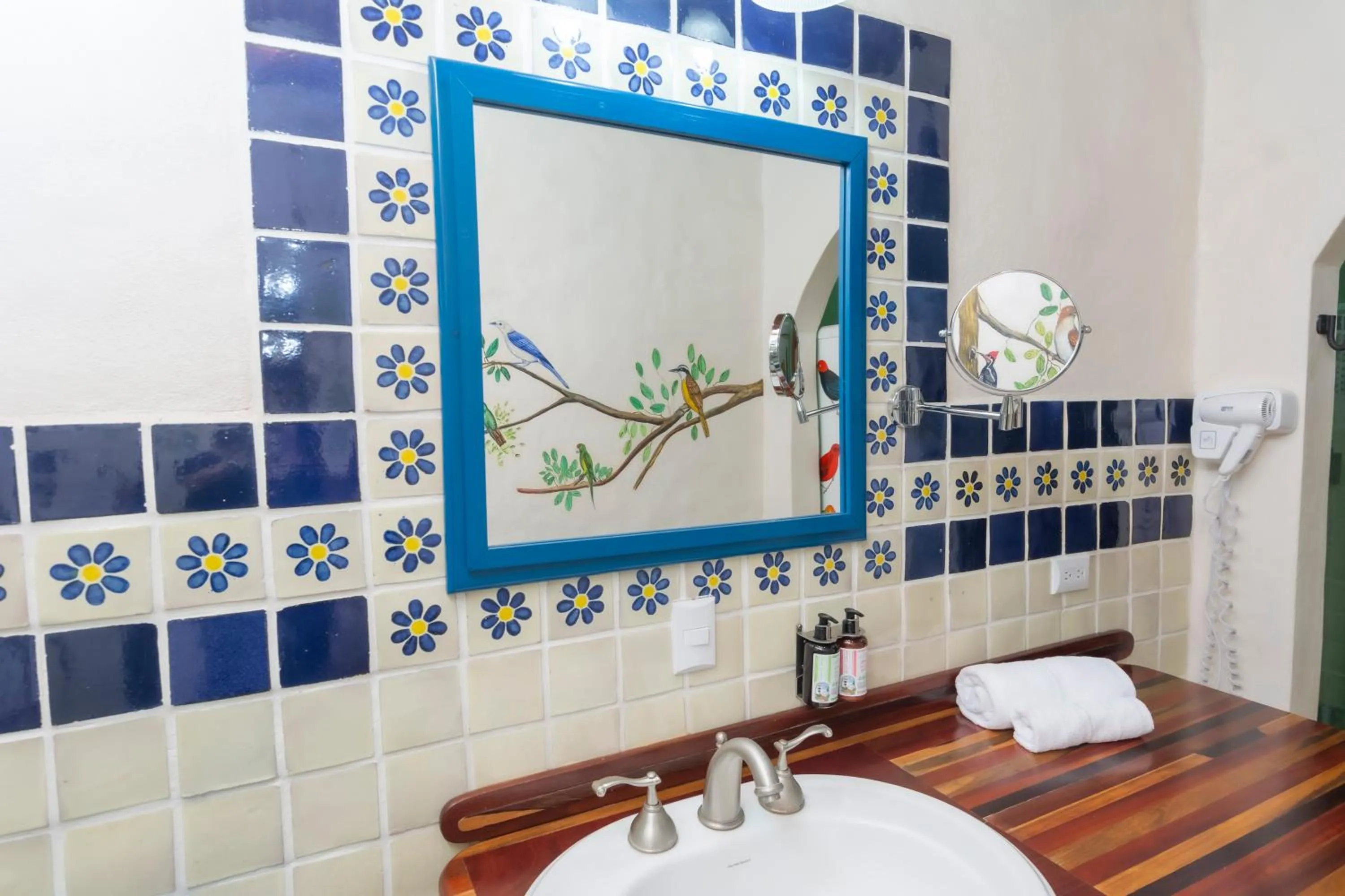 Bathroom in Finca Rosa Blanca Coffee Farm and Inn