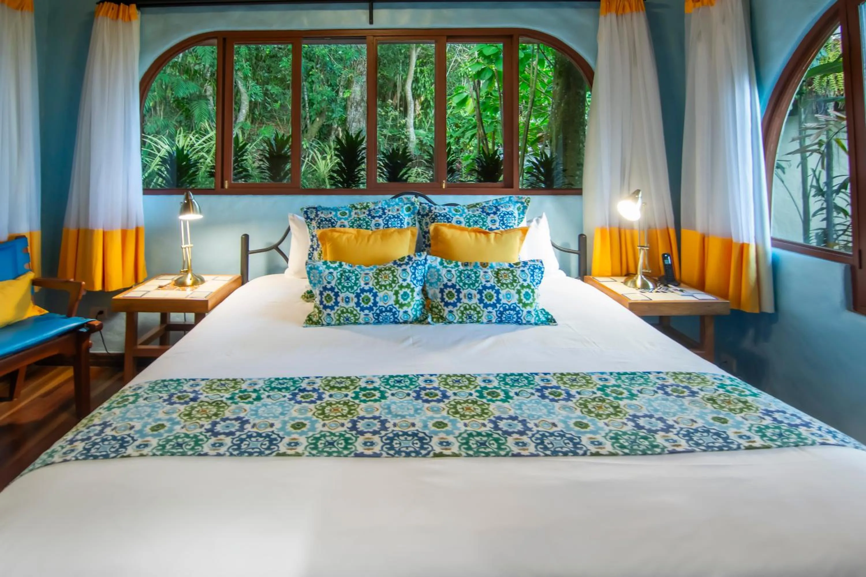 Bed in Finca Rosa Blanca Coffee Farm and Inn