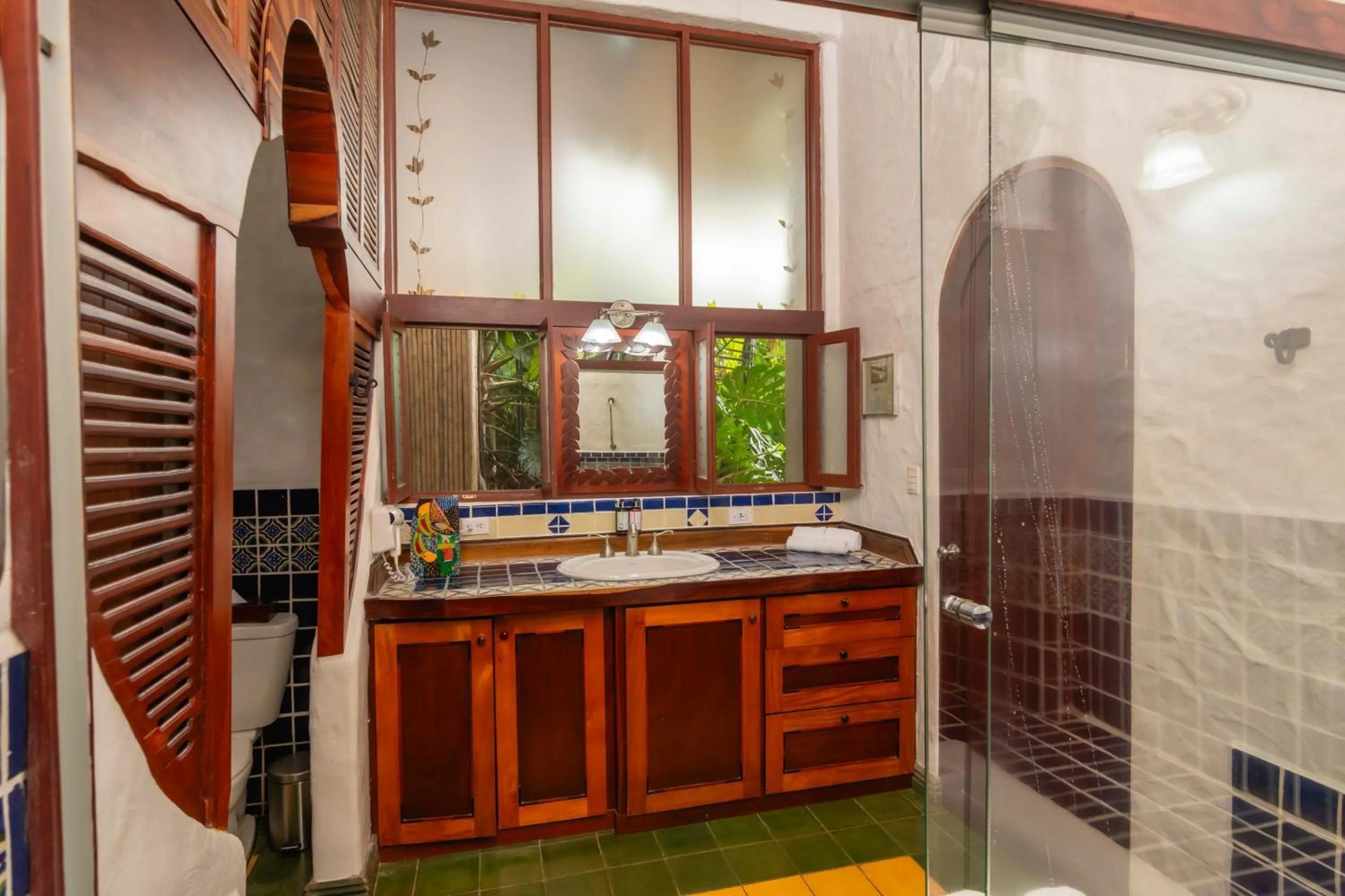 Bathroom in Finca Rosa Blanca Coffee Farm and Inn