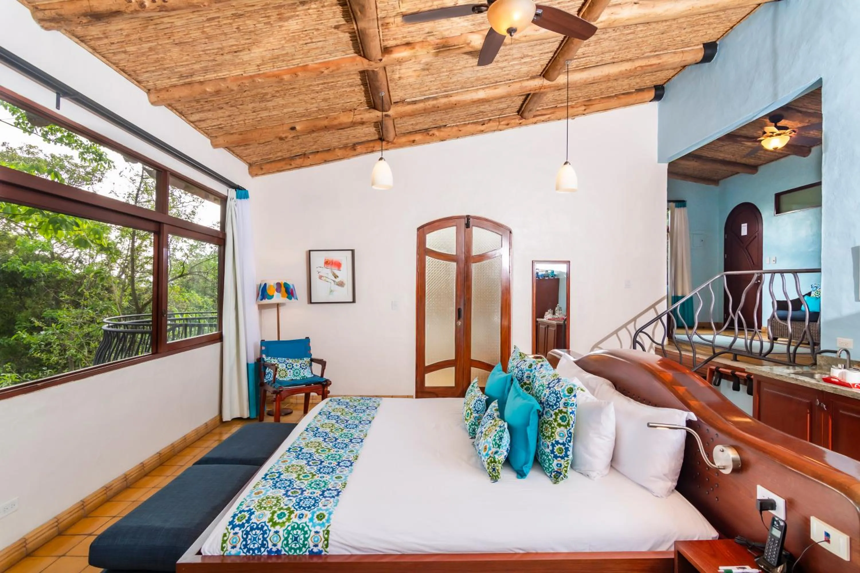 Bed in Finca Rosa Blanca Coffee Farm and Inn