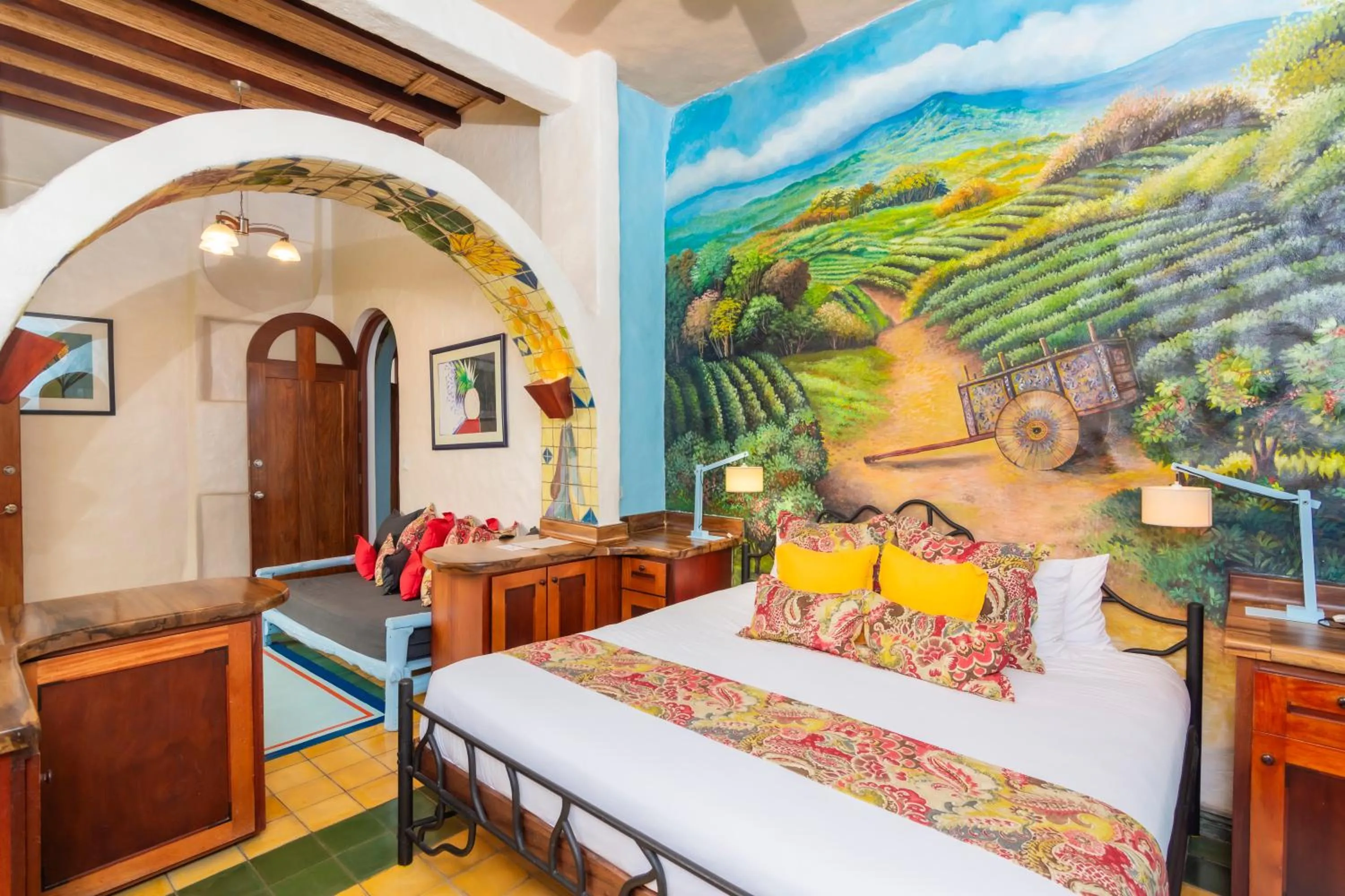 Bed in Finca Rosa Blanca Coffee Farm and Inn