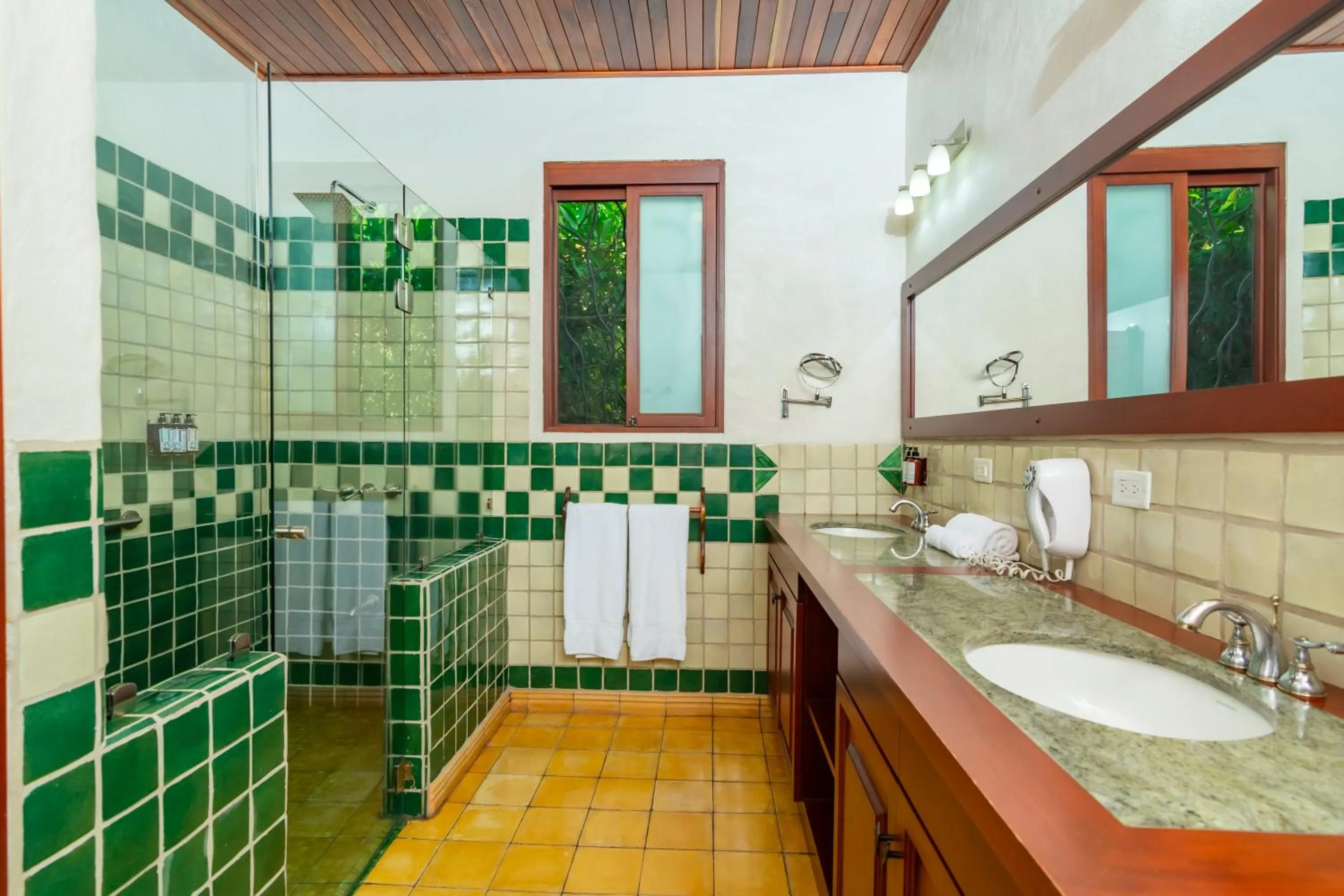 Bathroom in Finca Rosa Blanca Coffee Farm and Inn