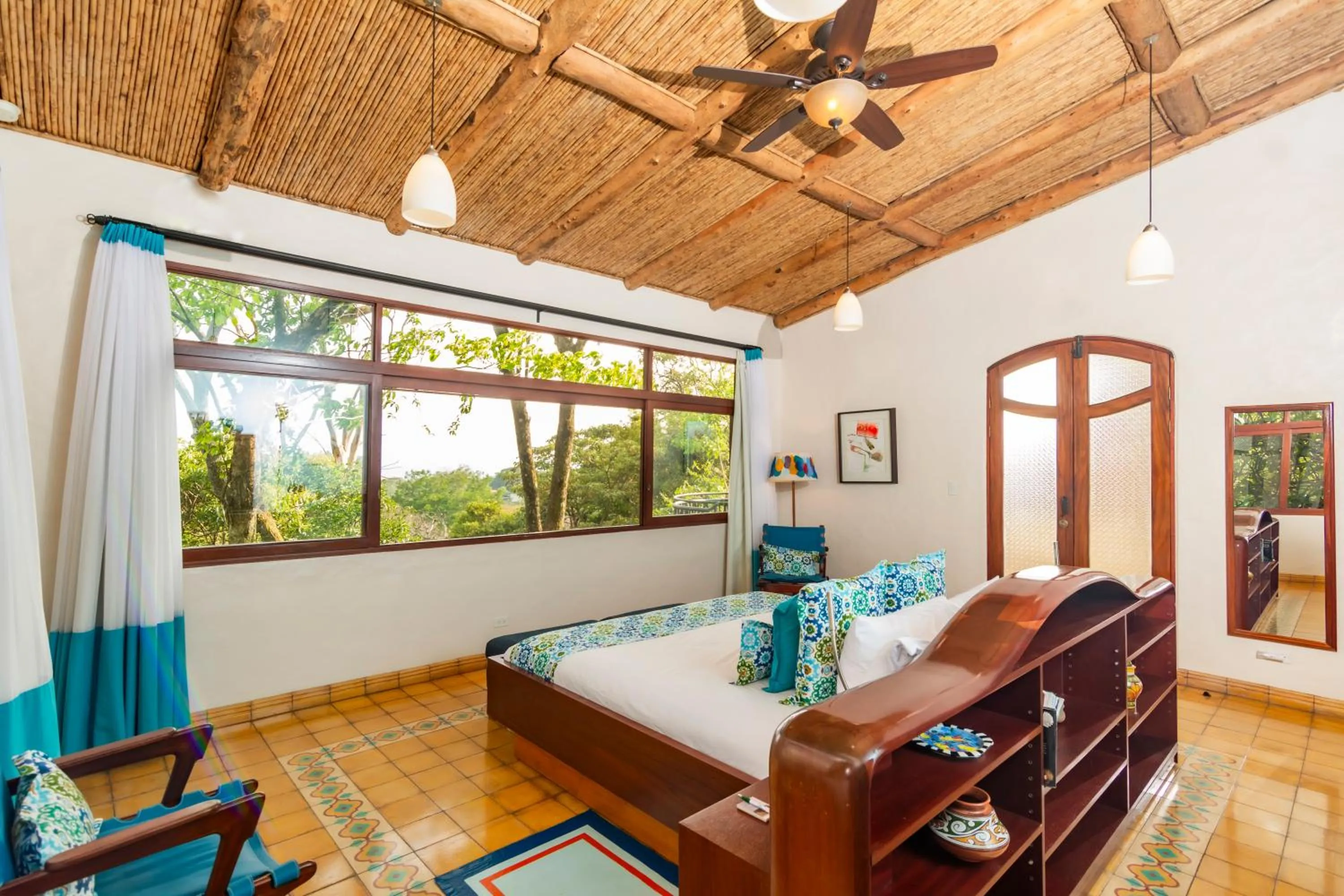 Bed in Finca Rosa Blanca Coffee Farm and Inn