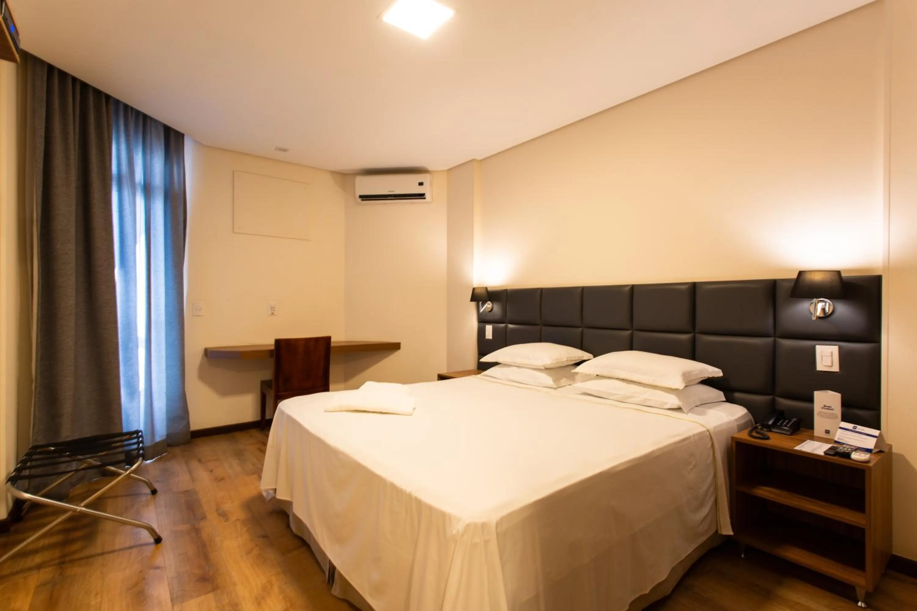 Bed in Livramento Palace Hotel