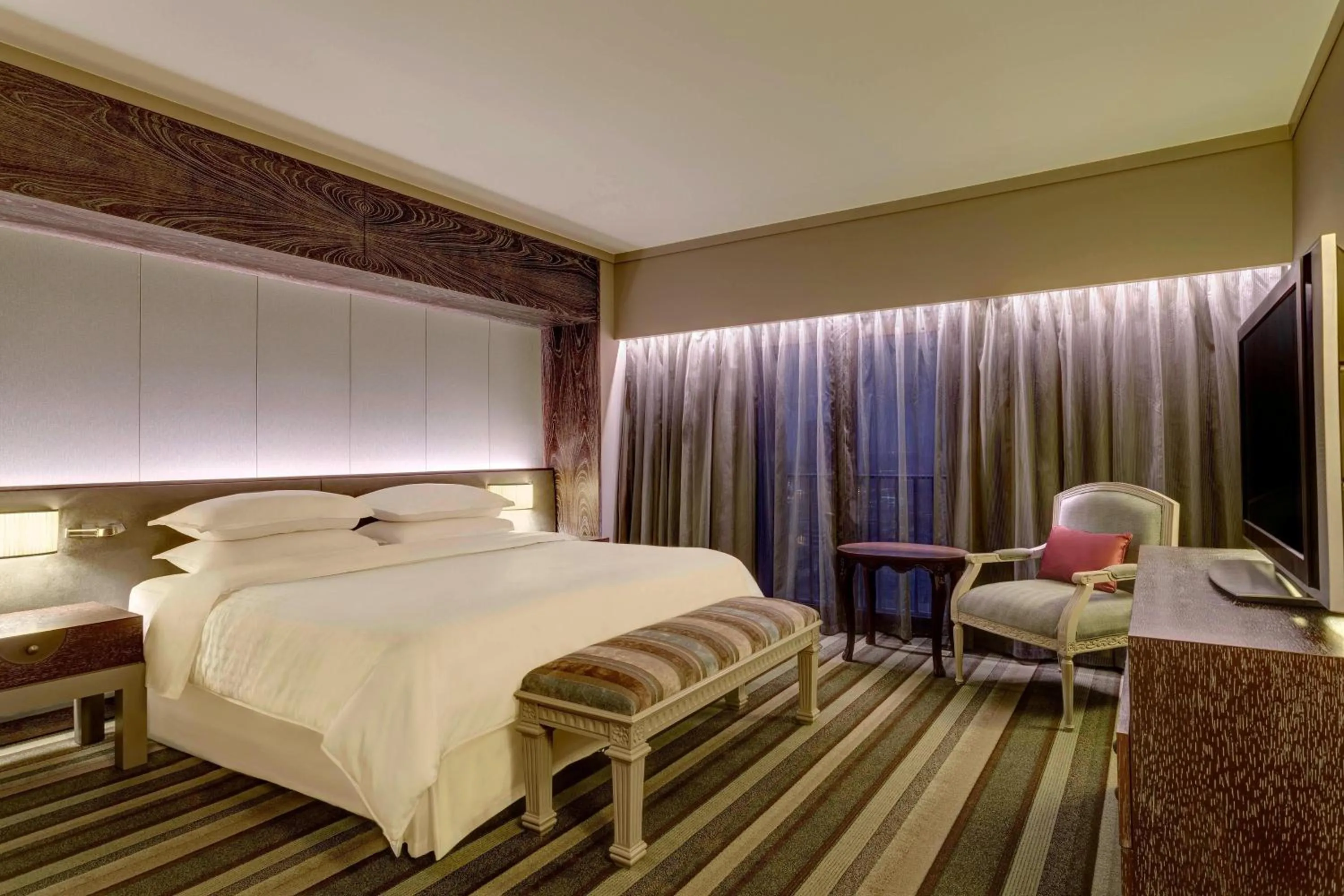 Photo of the whole room, Bed in Sheraton Lima Historic Center