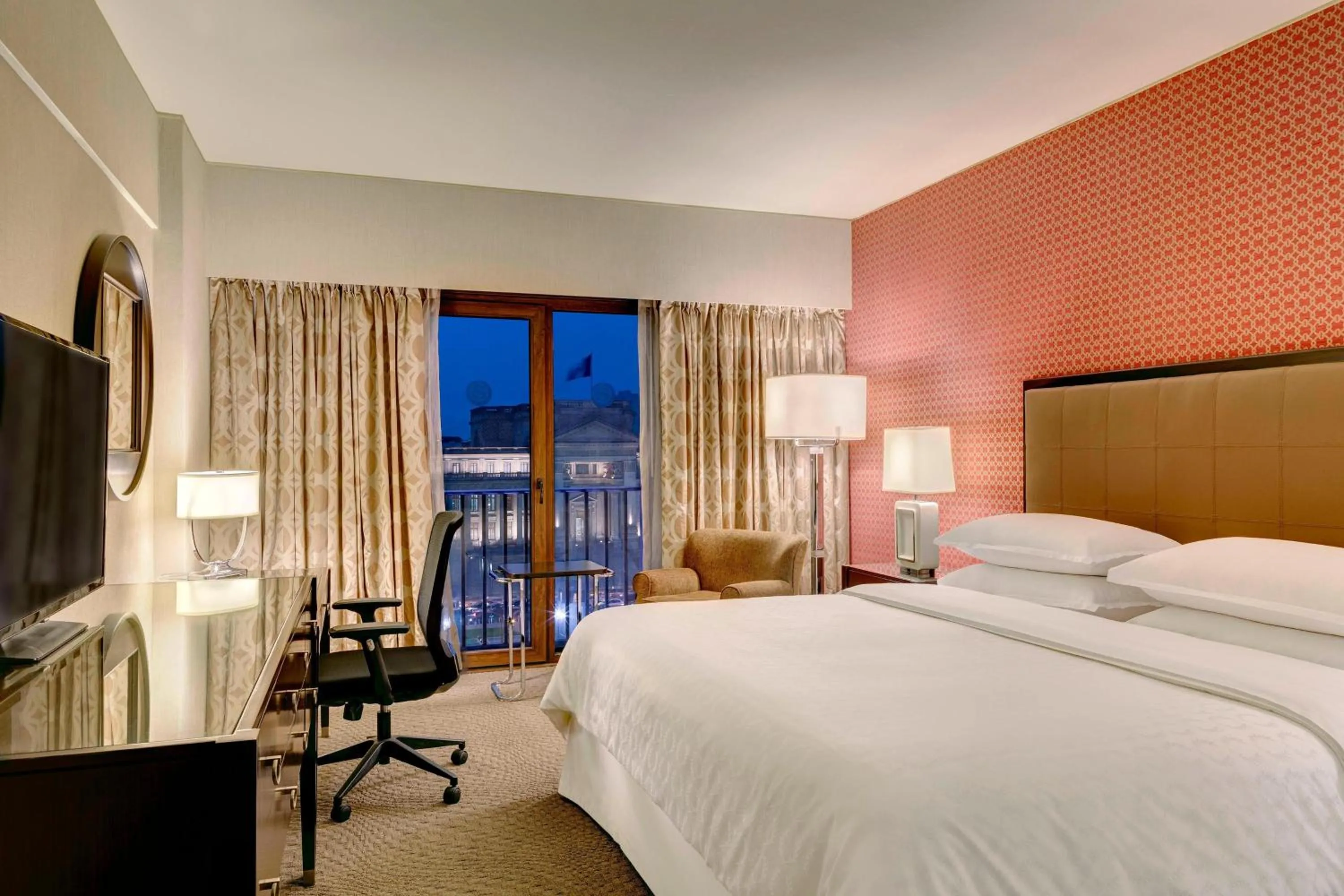 Photo of the whole room, Bed in Sheraton Lima Historic Center