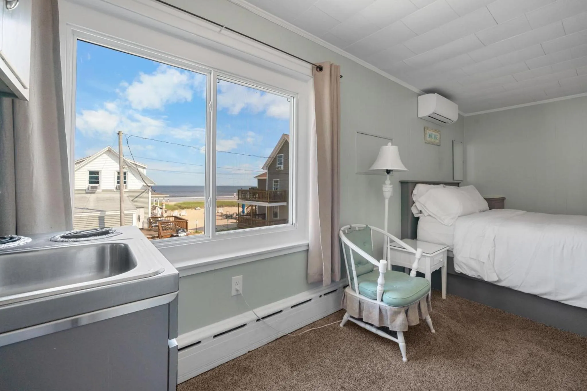 Sea view, Bed in Echo Motel