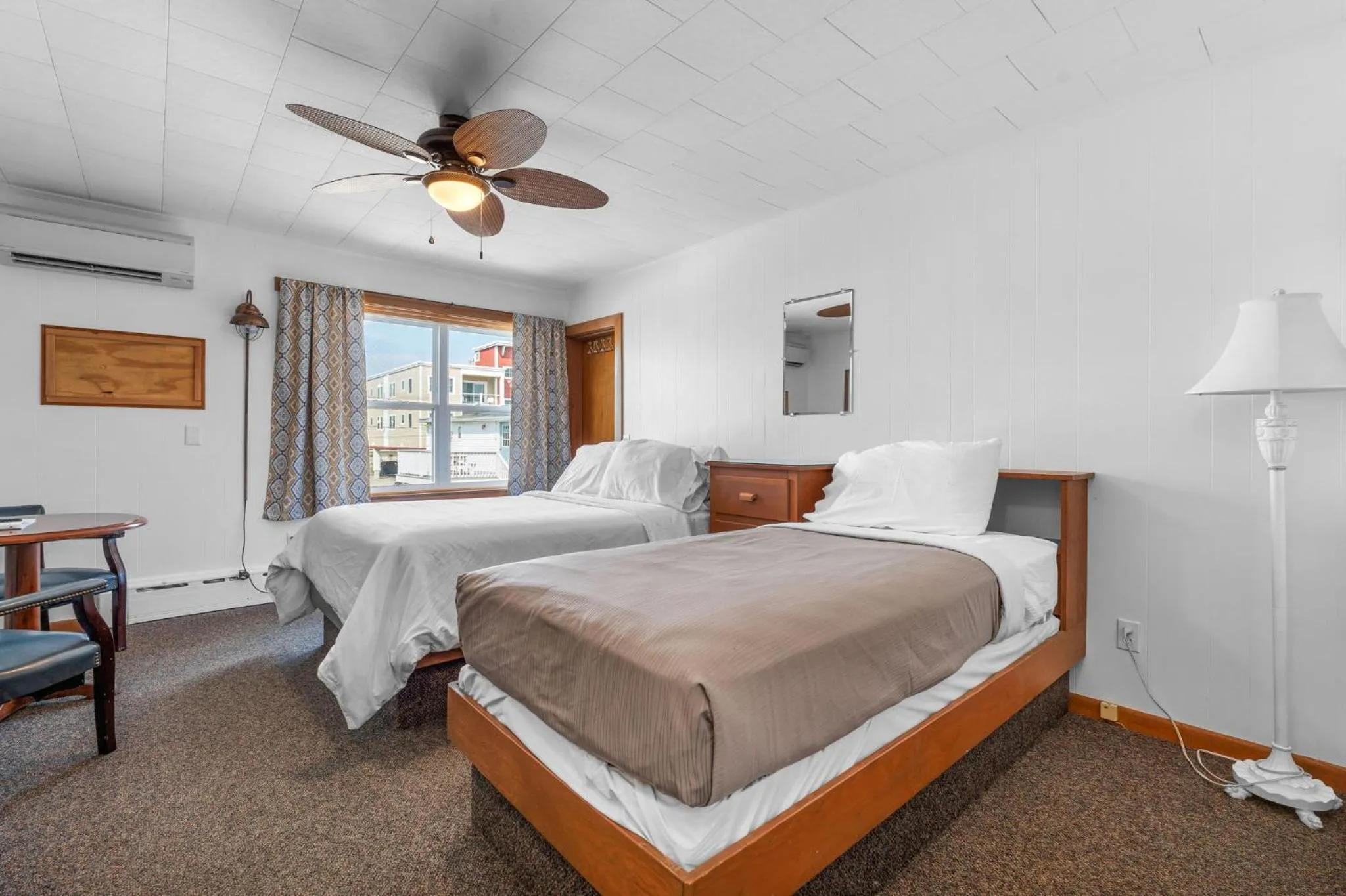 Photo of the whole room, Bed in Echo Motel