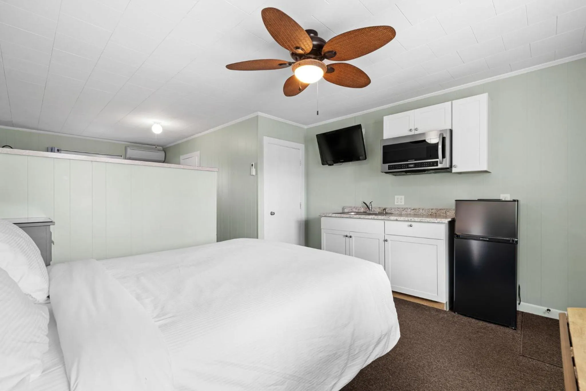 Photo of the whole room, Bed in Echo Motel