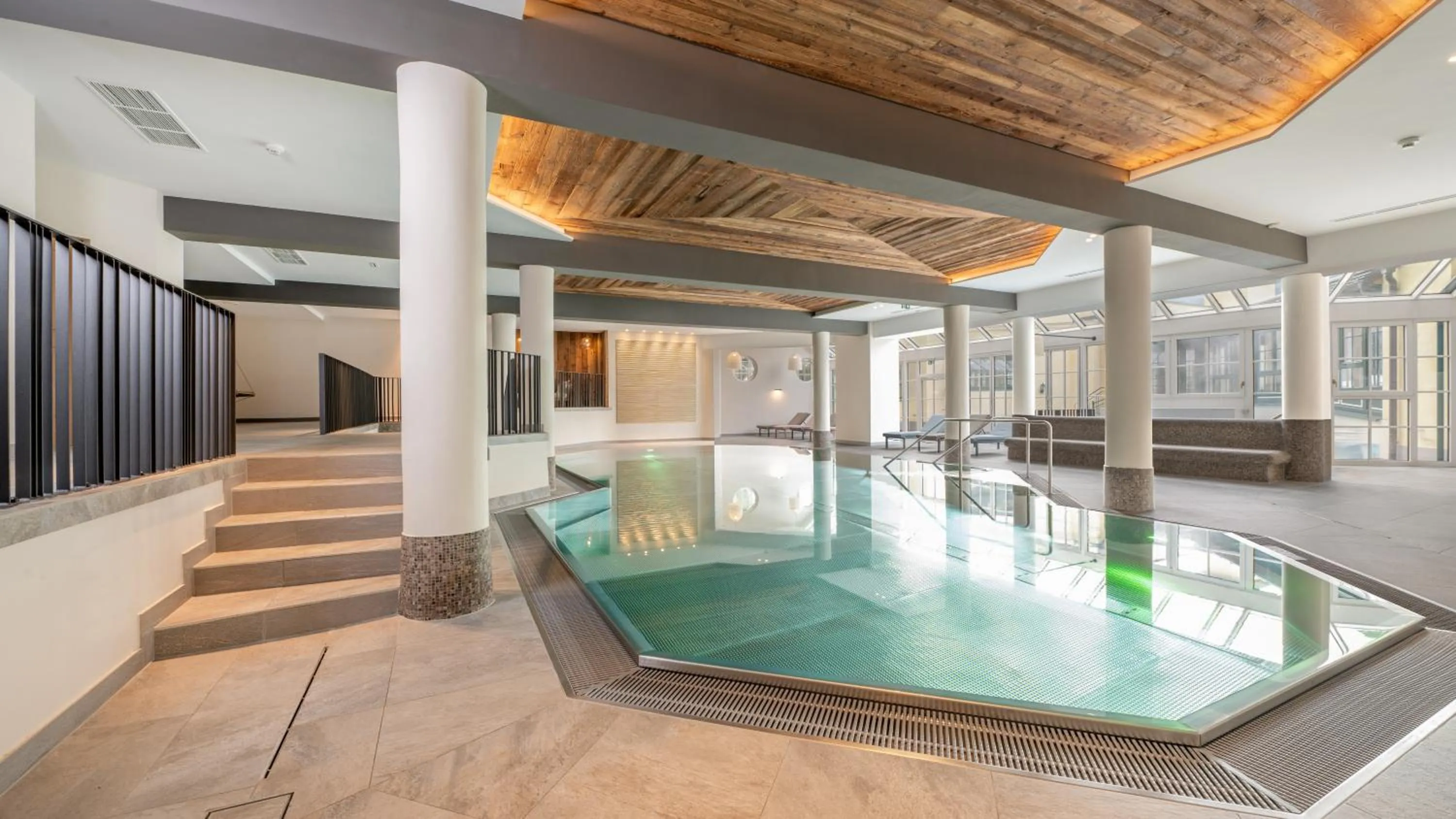 Swimming pool in Wellnesshotel Eggerwirt