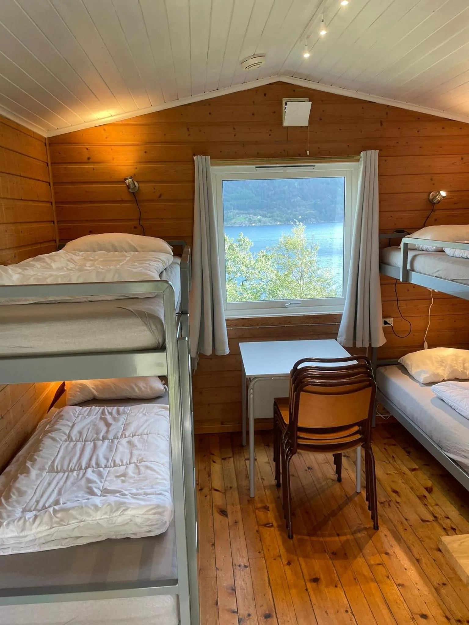 Dining area, Bed in Langenuen Motel & Camping