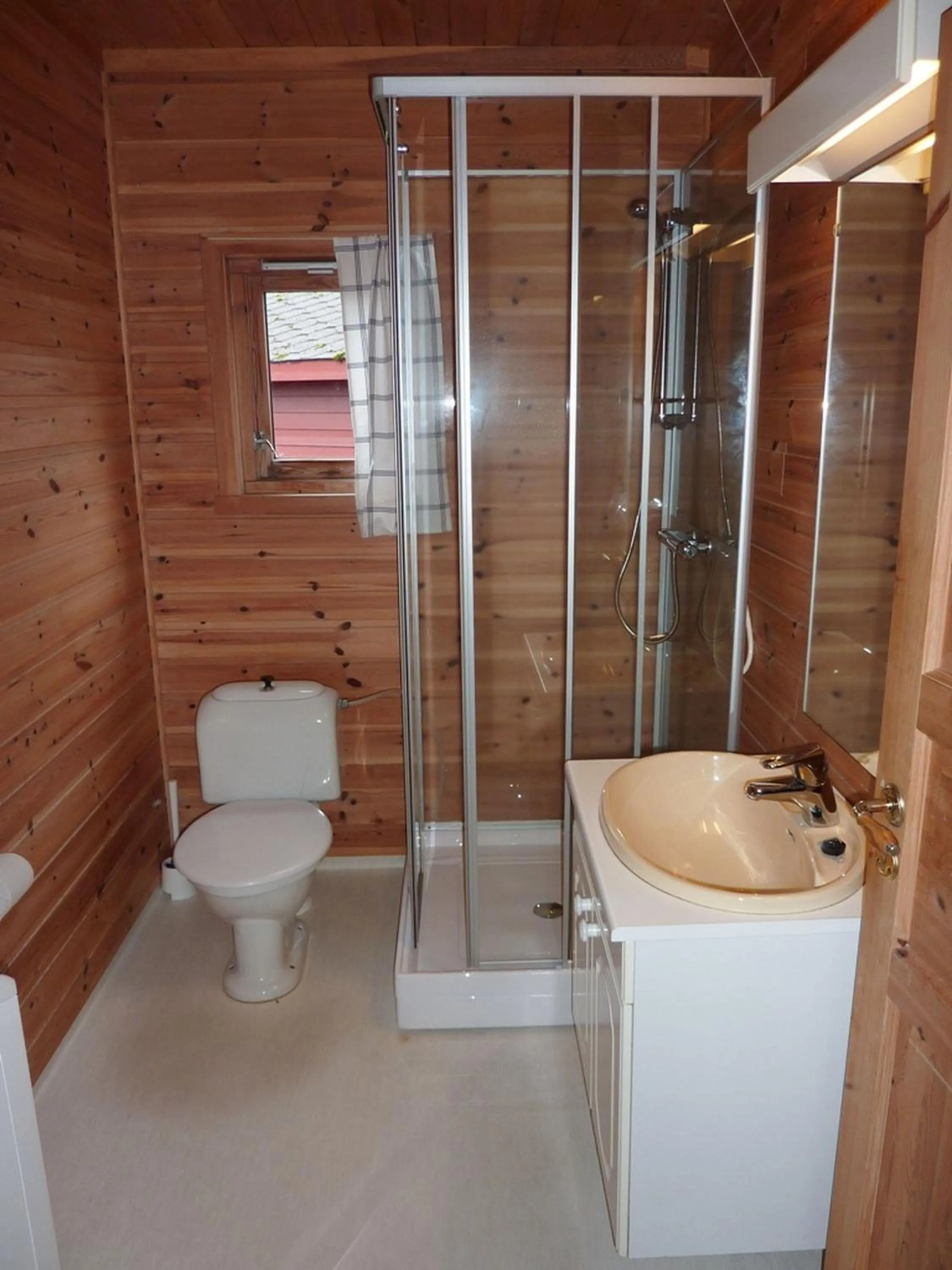 Shower in Langenuen Motel & Camping