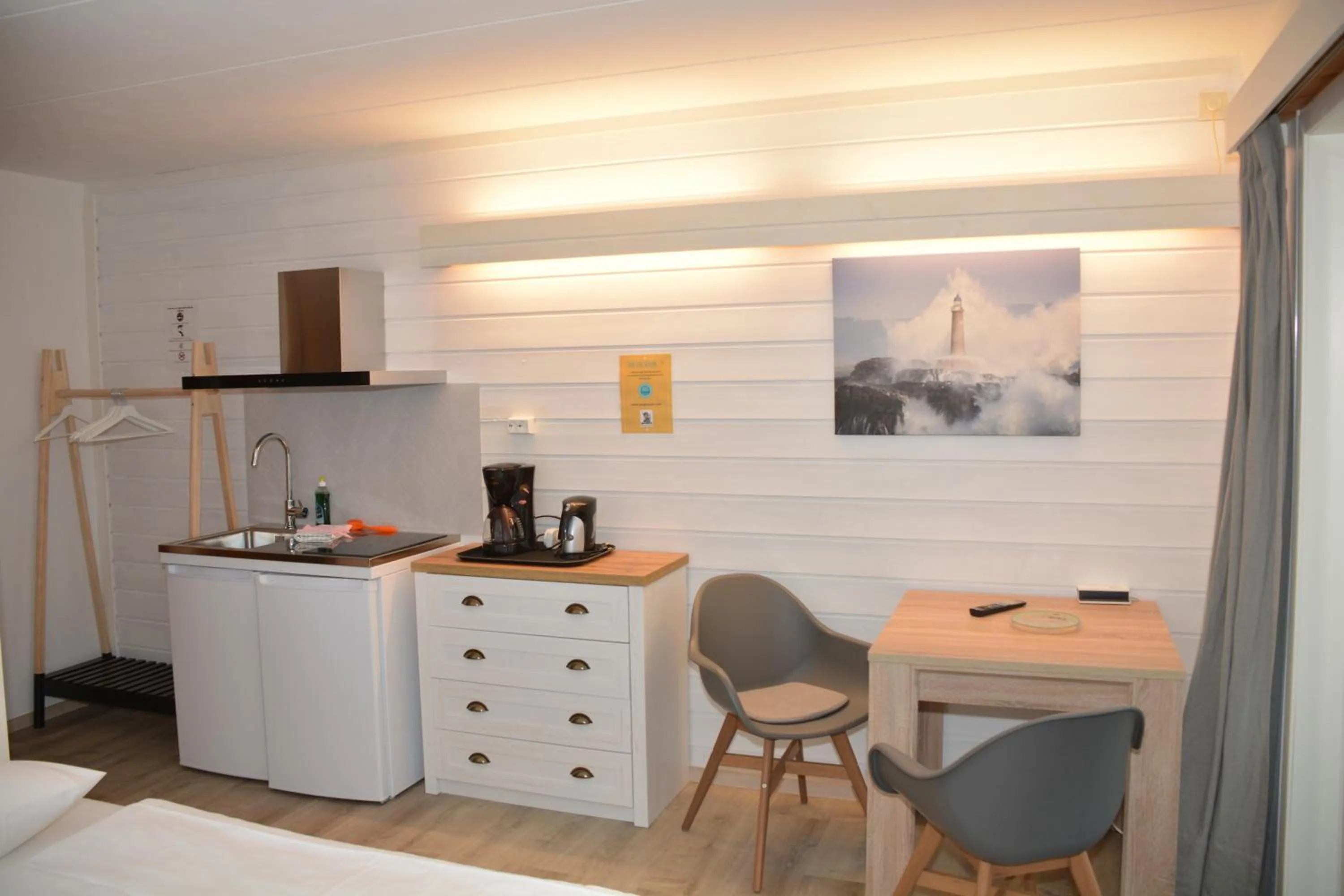 Coffee/tea facilities in Langenuen Motel & Camping
