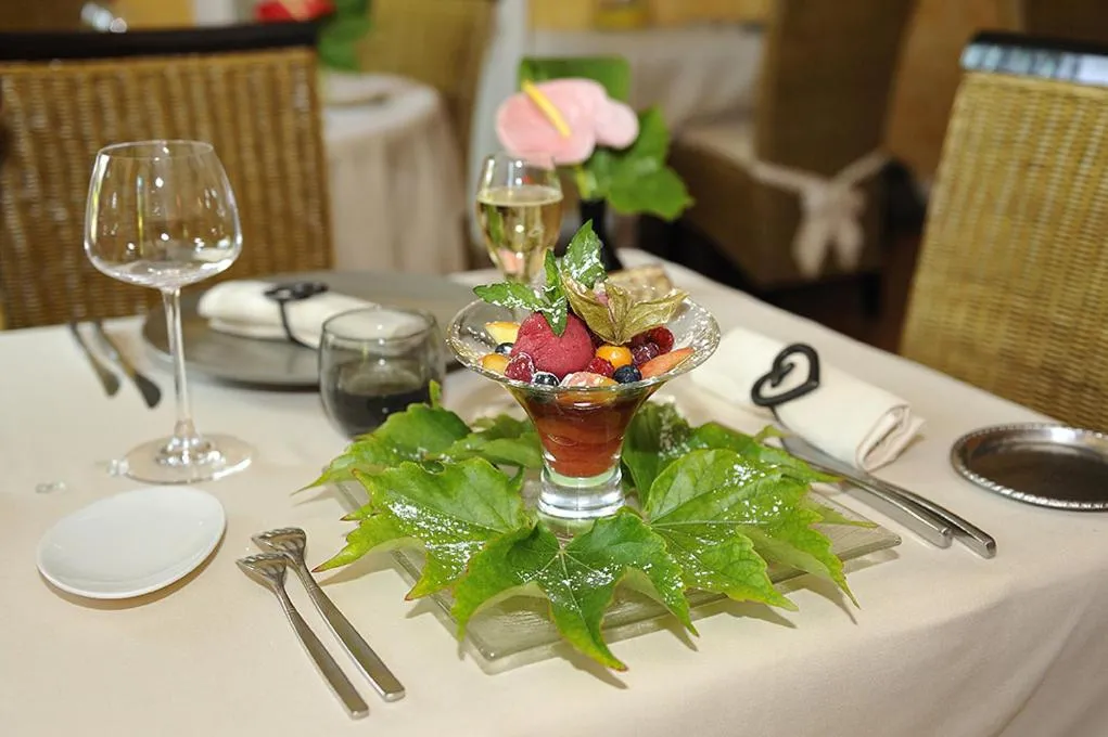 Food close-up, Restaurant/Places to Eat in Logis Hôtel Auberge De L'ecole