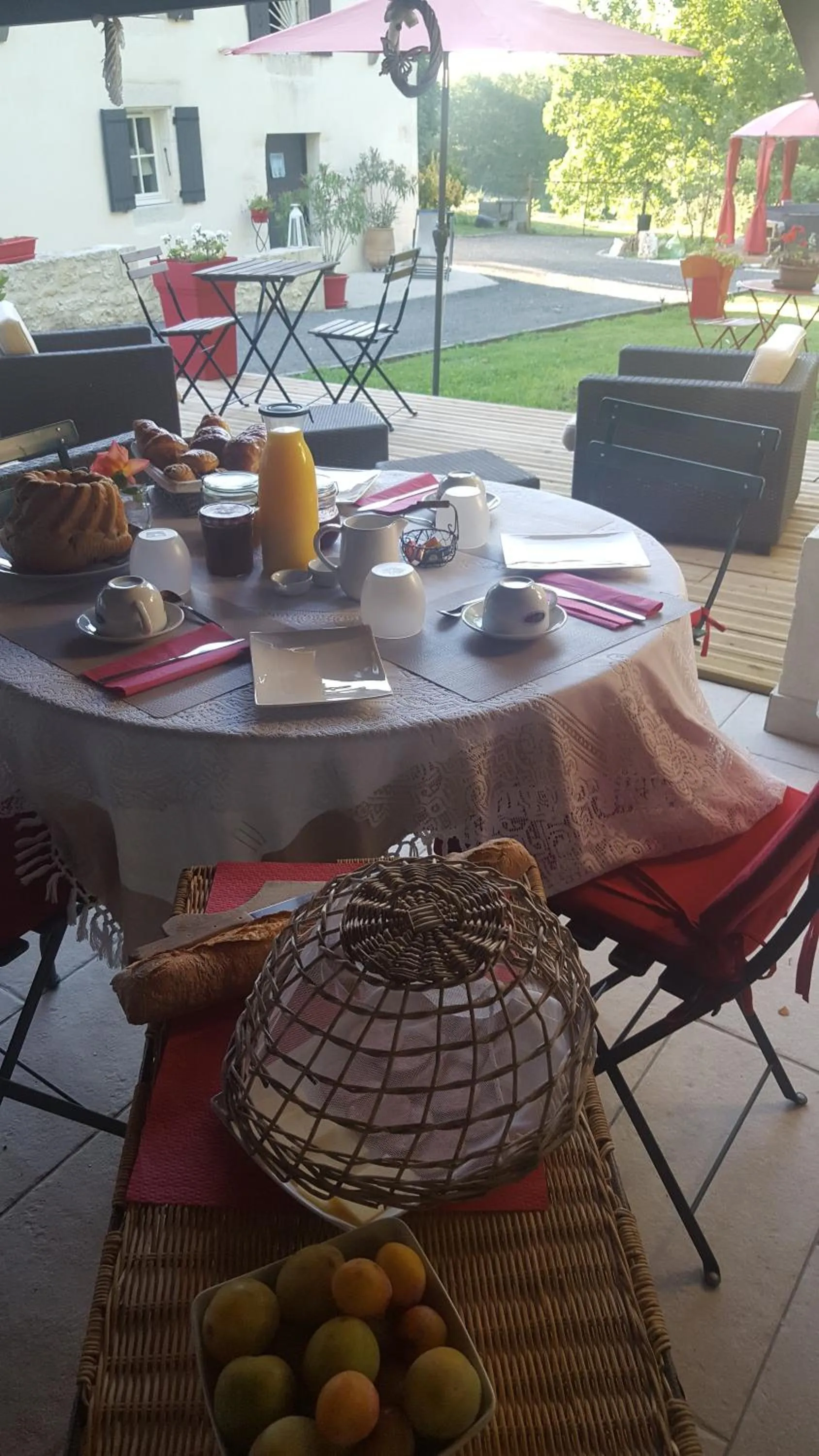 Continental breakfast in Clos des Morillons