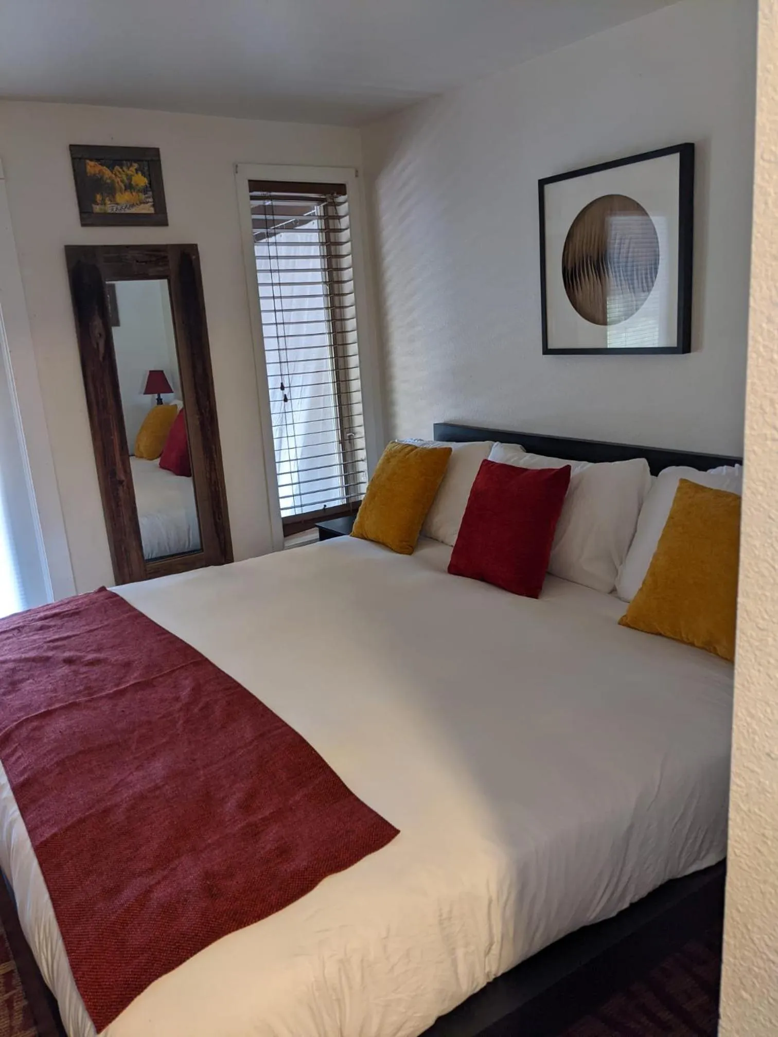 Bed in Green Mountain Falls Lodge