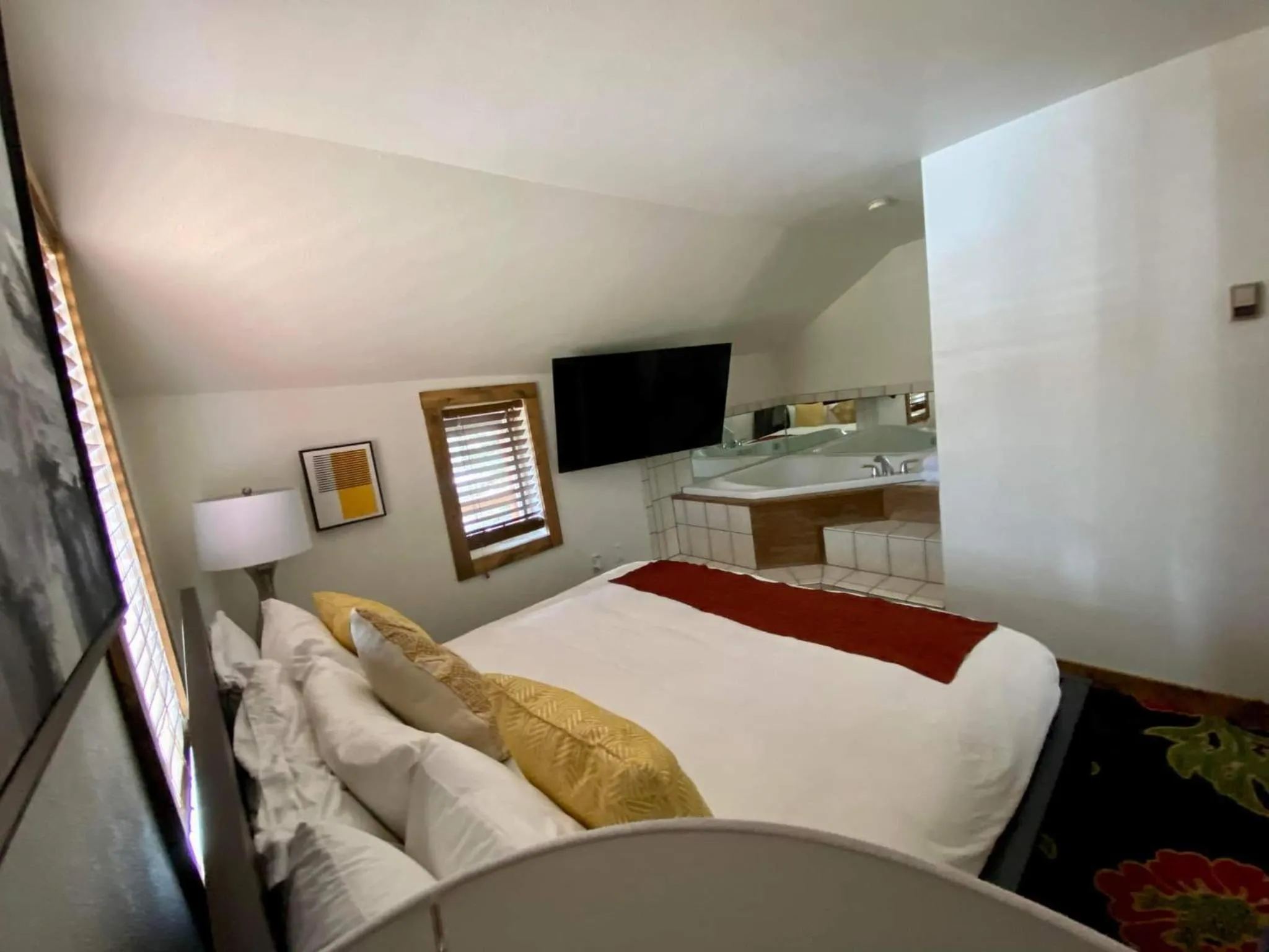 Bed in Green Mountain Falls Lodge