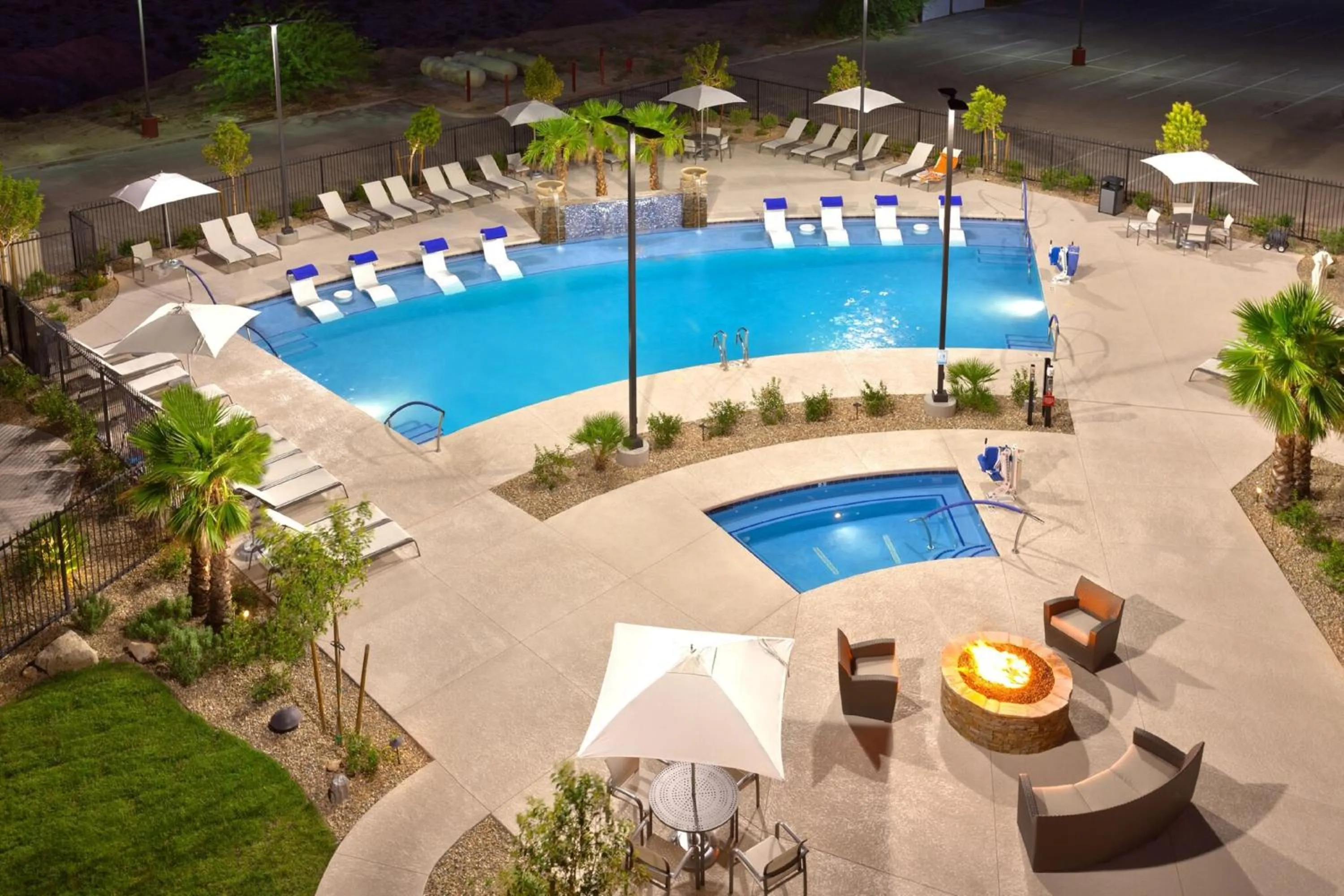 Swimming pool in Hampton Inn & Suites by Hilton Mesquite