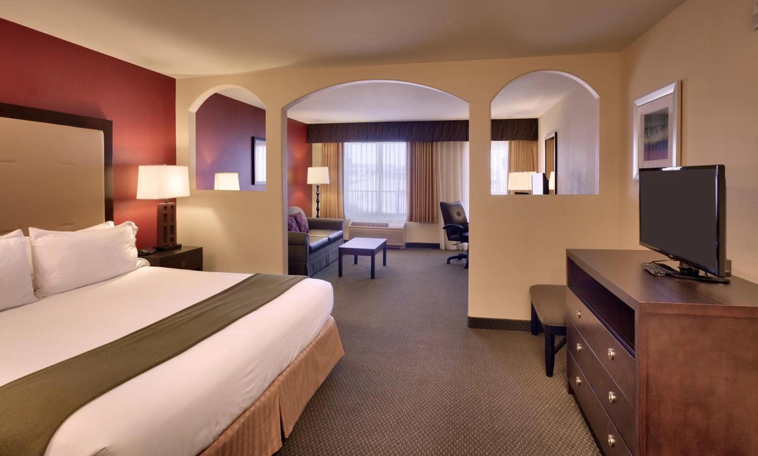 Photo of the whole room, Bed in Holiday Inn Express & Suites Mesquite Nevada, an IHG Hotel