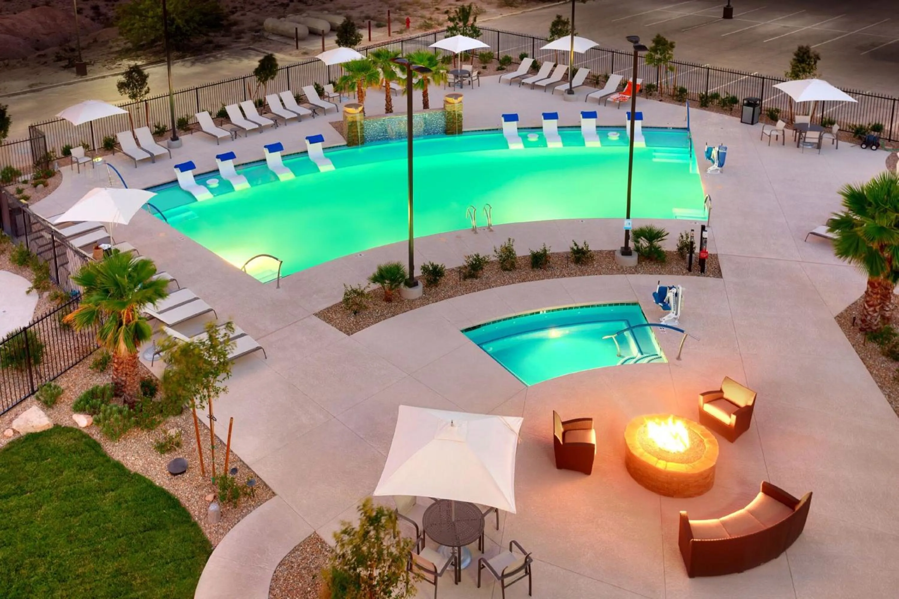 Swimming pool in Hampton Inn & Suites by Hilton Mesquite