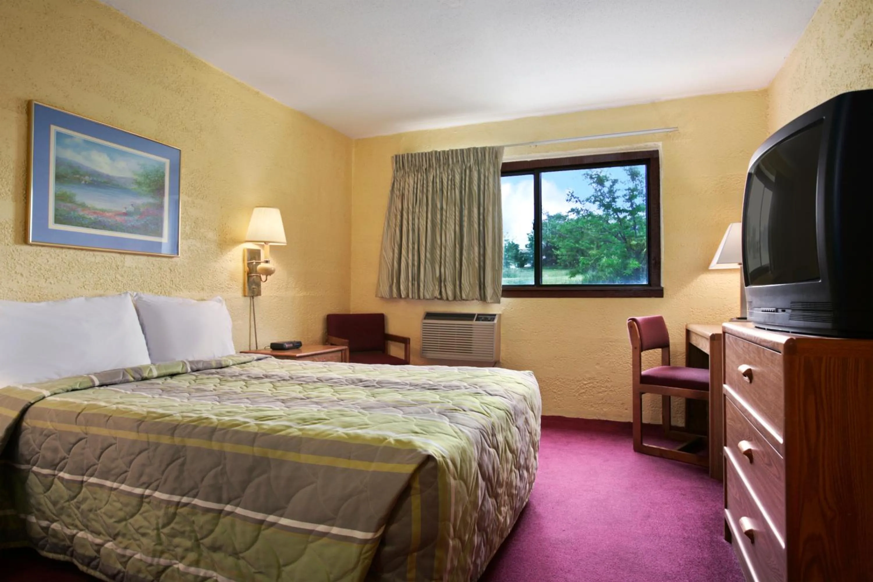 Bedroom, Bed in Motel 6-Eau Claire, WI