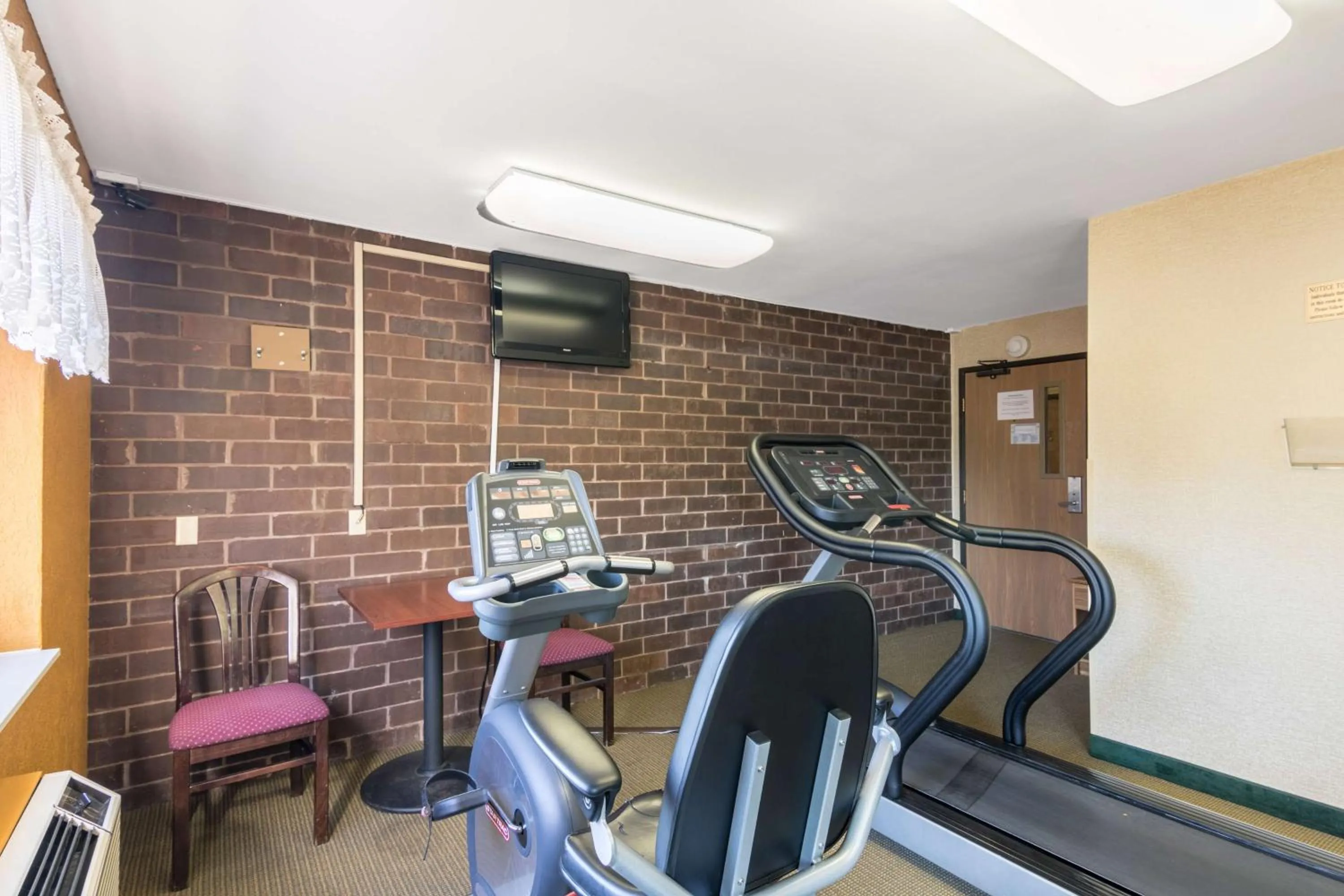 Fitness centre/facilities in Motel 6-Eau Claire, WI