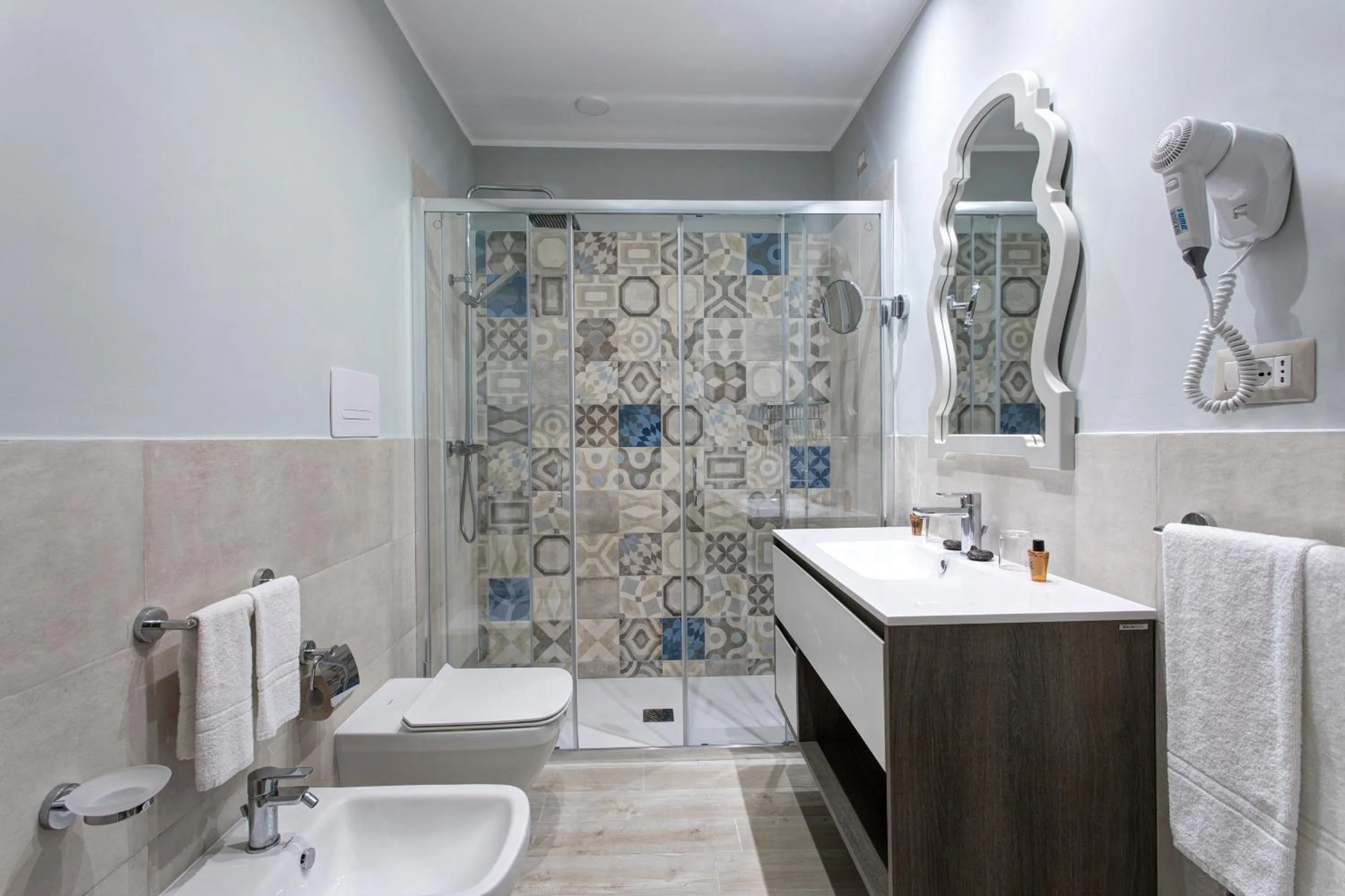 Bathroom in Les Sables Noirs & Spa