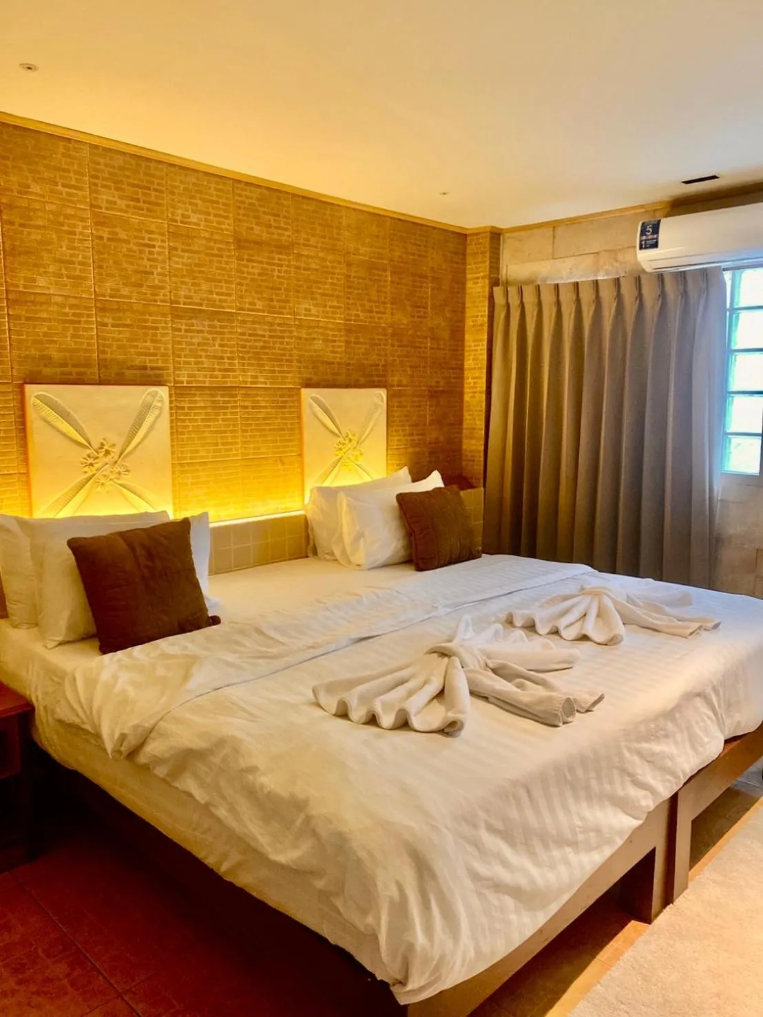 Bedroom, Bed in Country Lake View Hotel