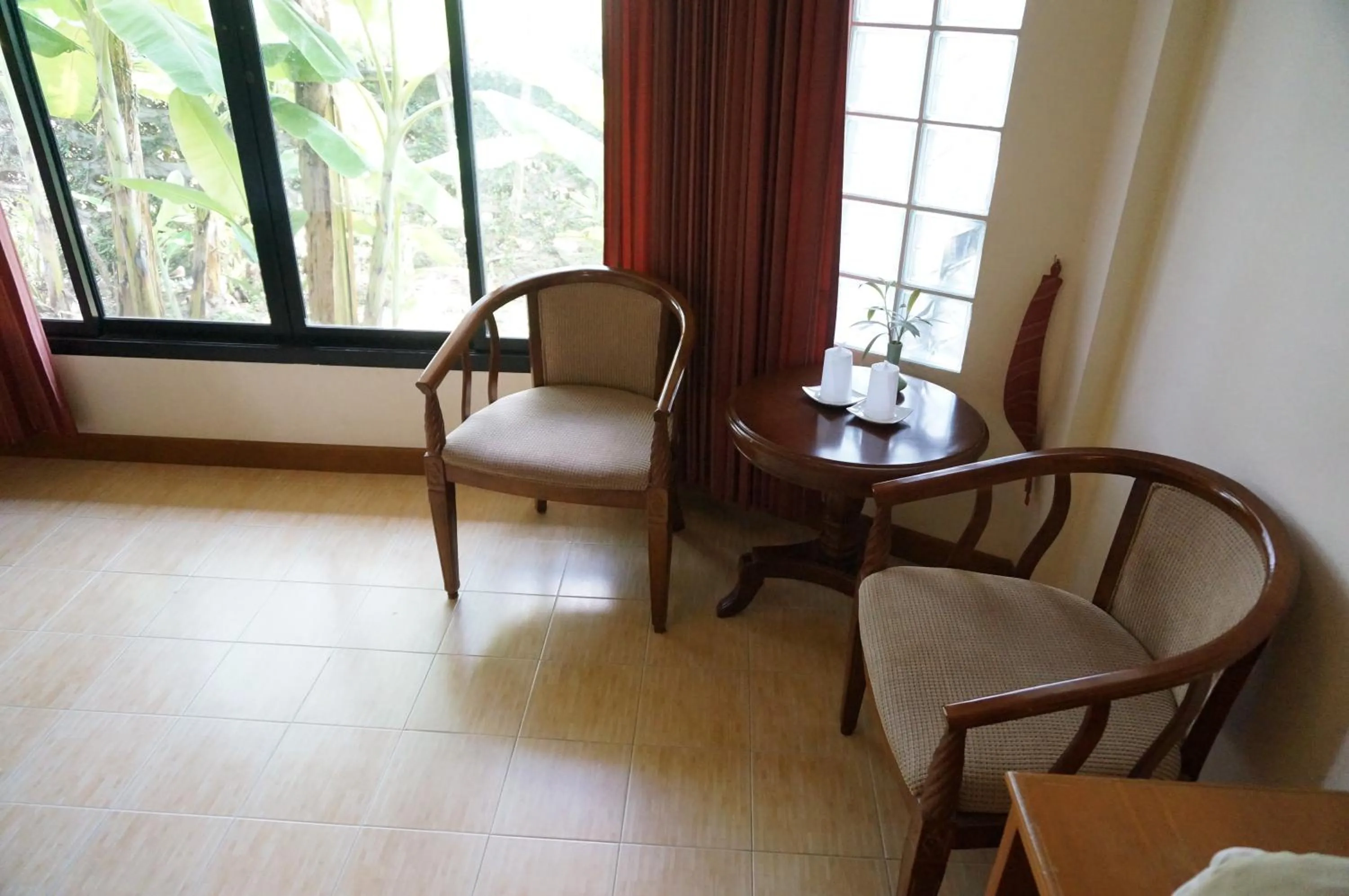 Country Lake View Hotel