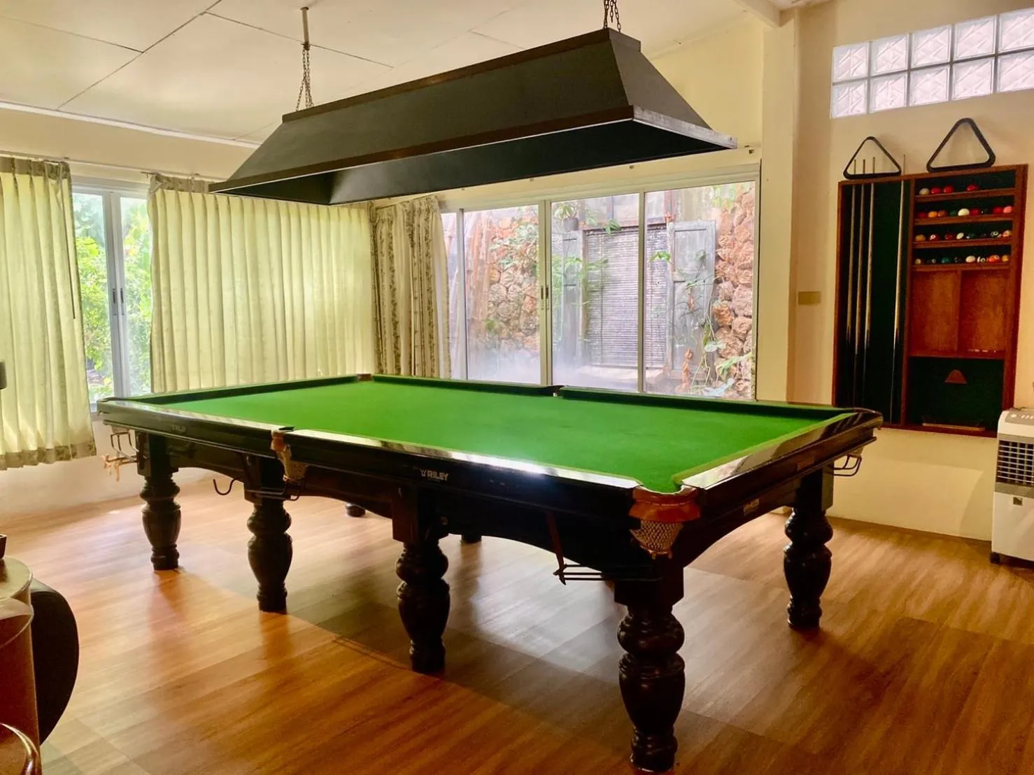 Game Room in Country Lake View Hotel