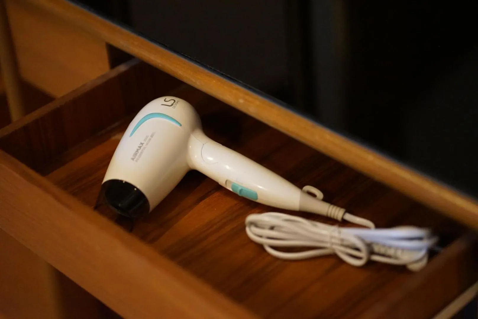 Country Lake View Hotel