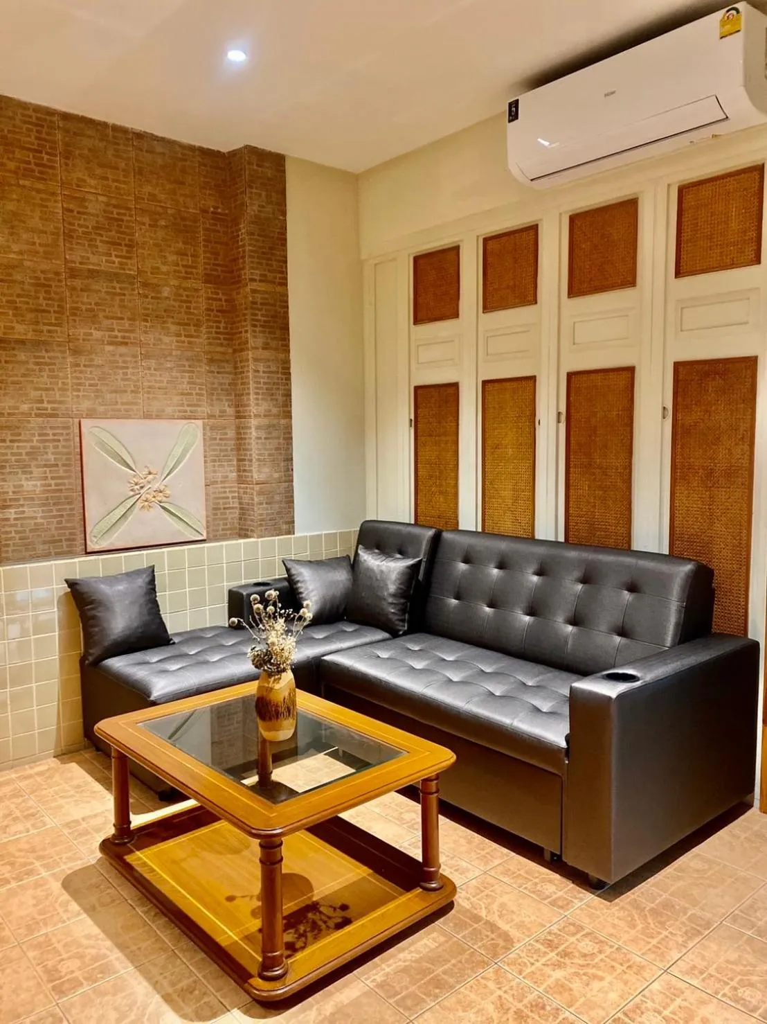 Living room in Country Lake View Hotel