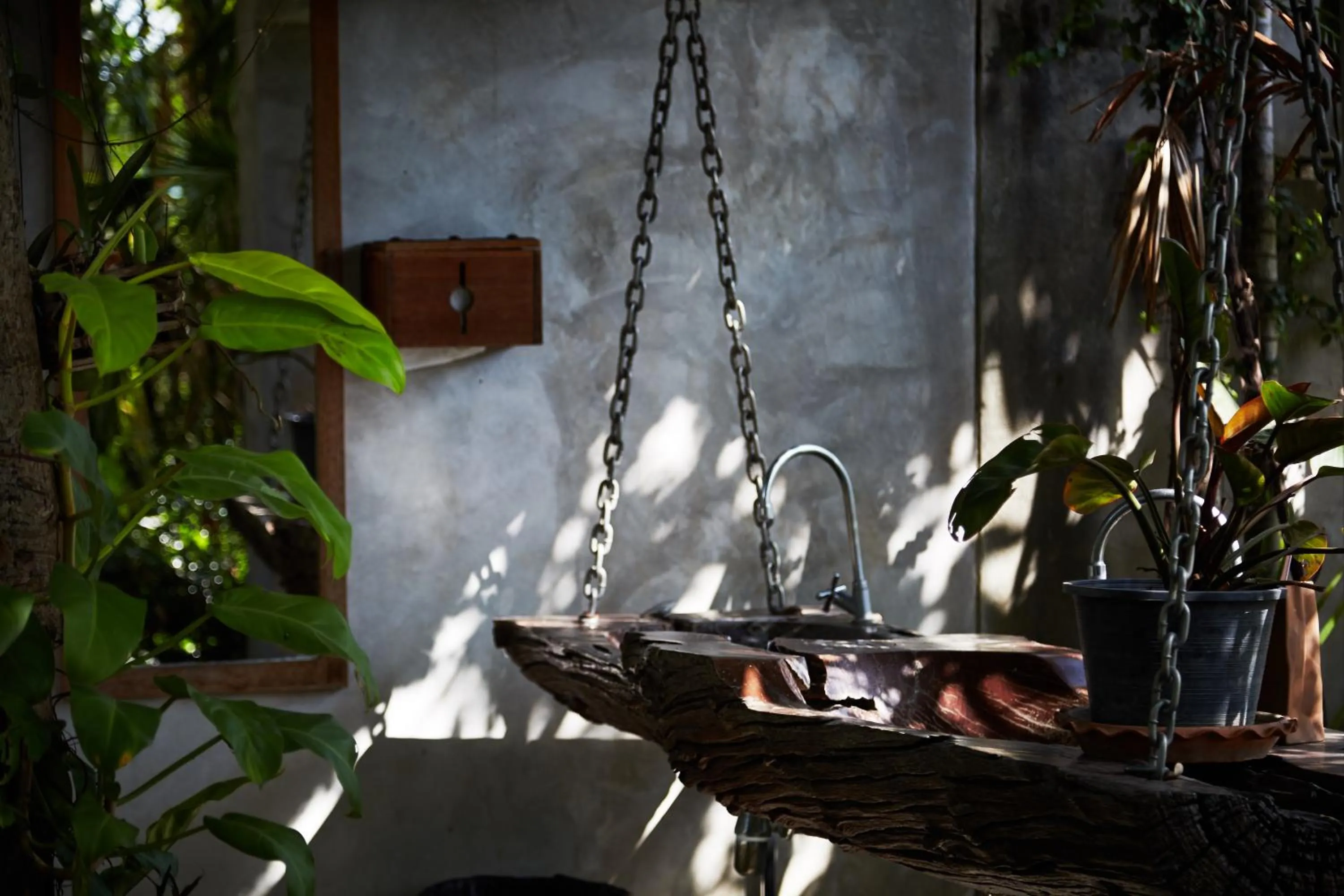 Country Lake View Hotel