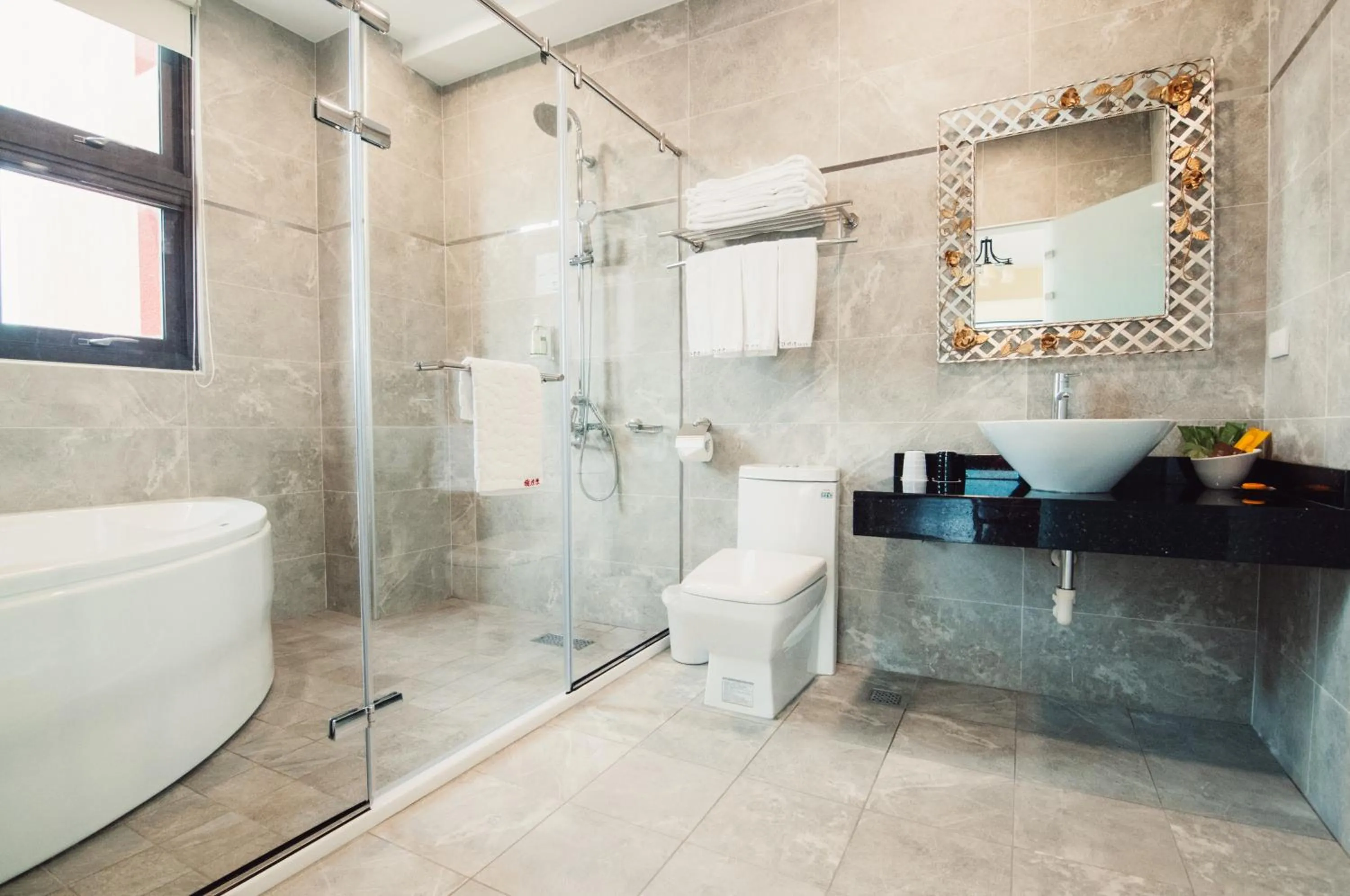 Shower in Zai Yan Yan 259 B&B