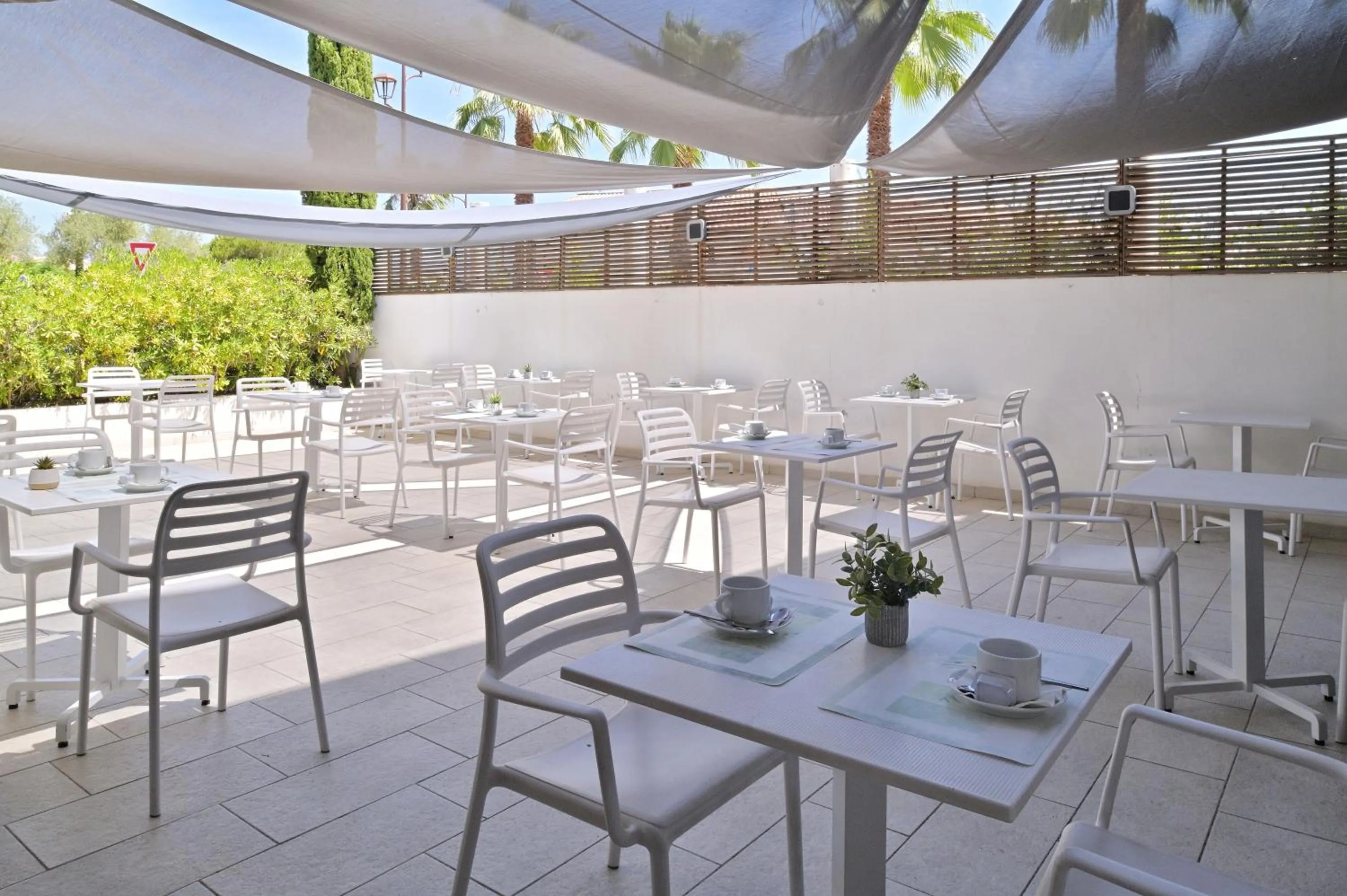 Patio in Hôtel de Porticcio
