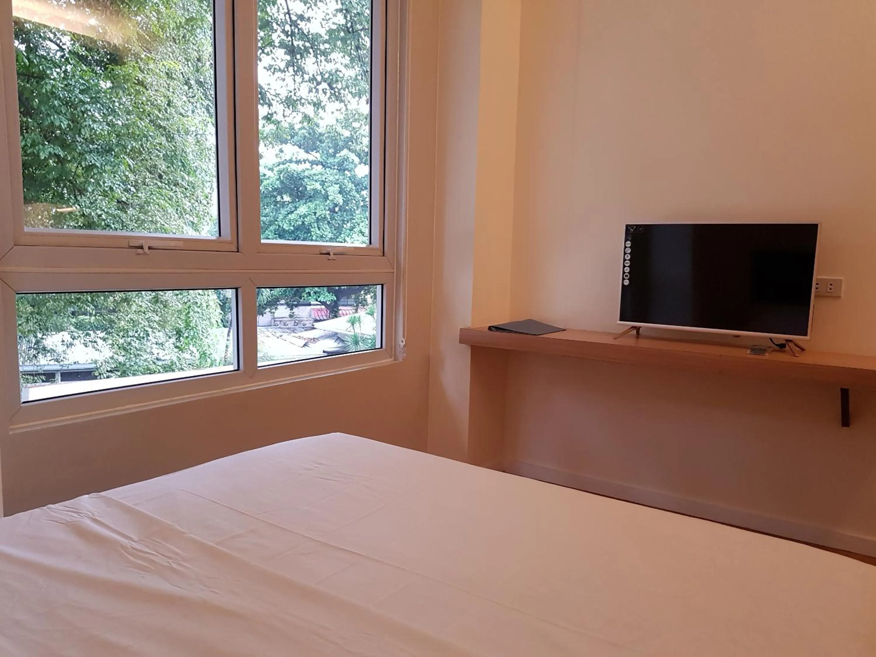 Bed in The Leaf House