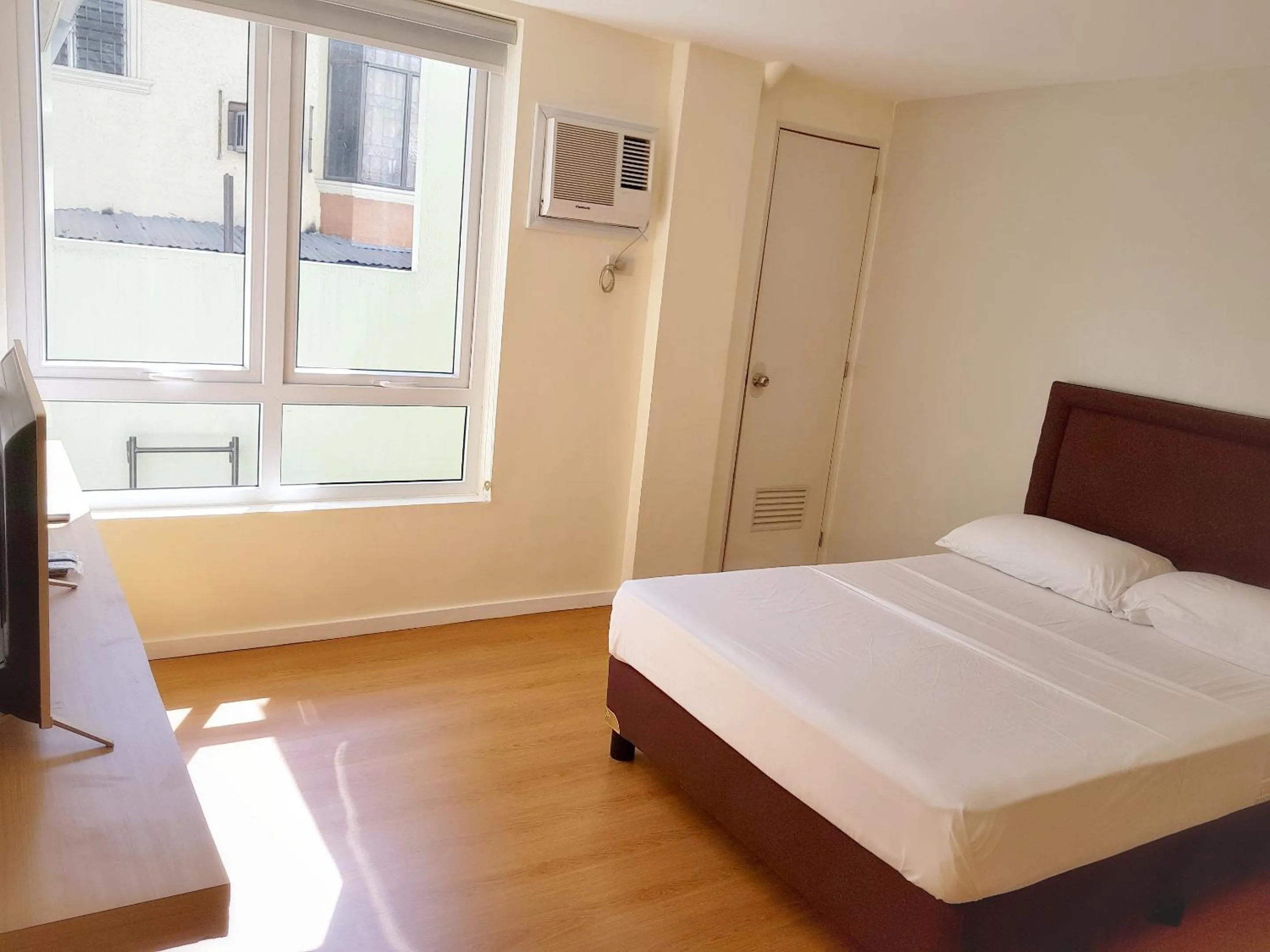 Bed in The Leaf House