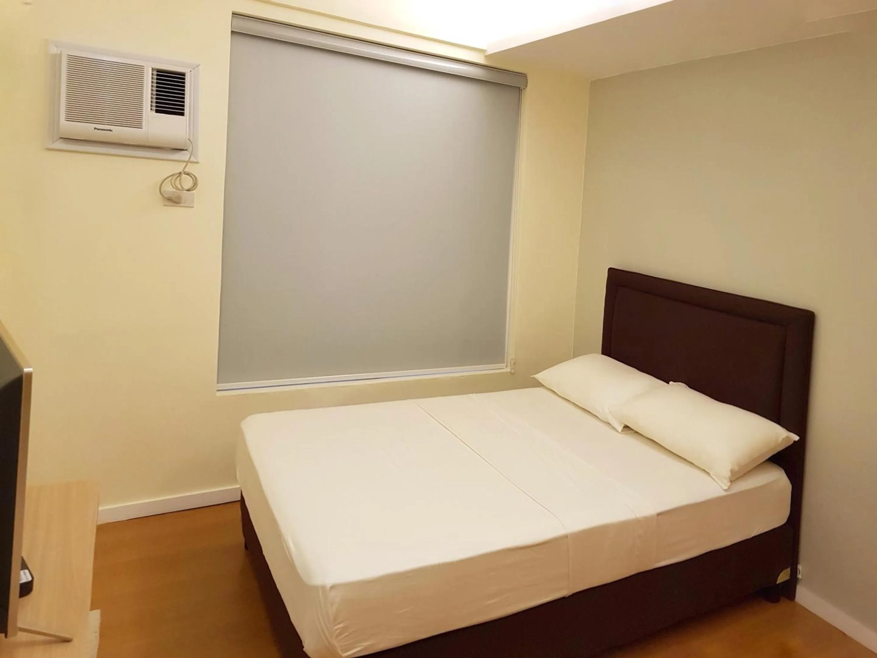 Bed in The Leaf House