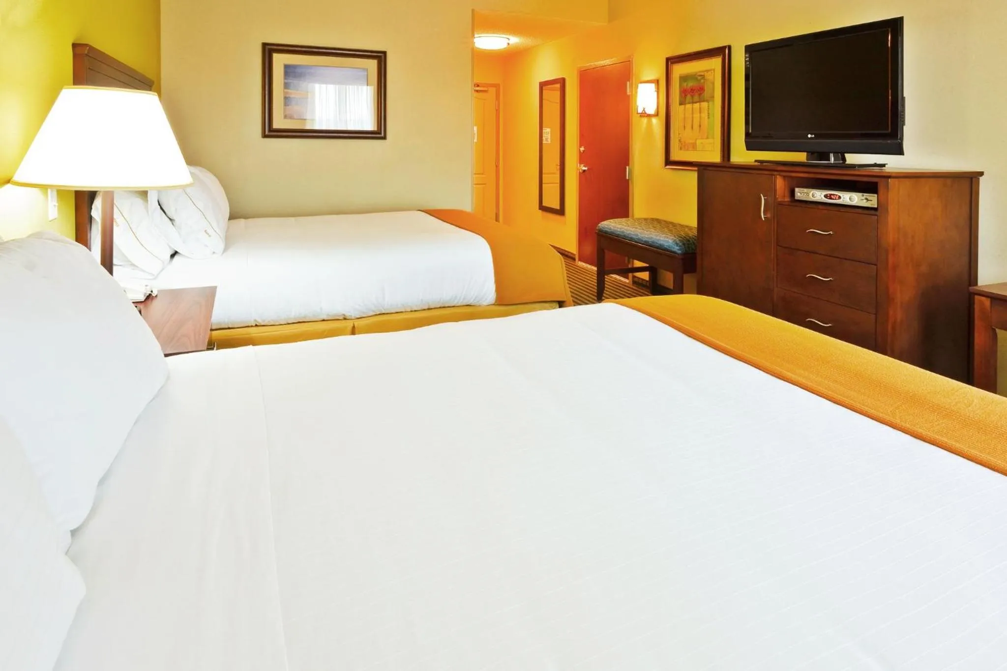 Bedroom, Bed in Holiday Inn Express Hotel & Suites Ooltewah Springs - Chattanooga by IHG
