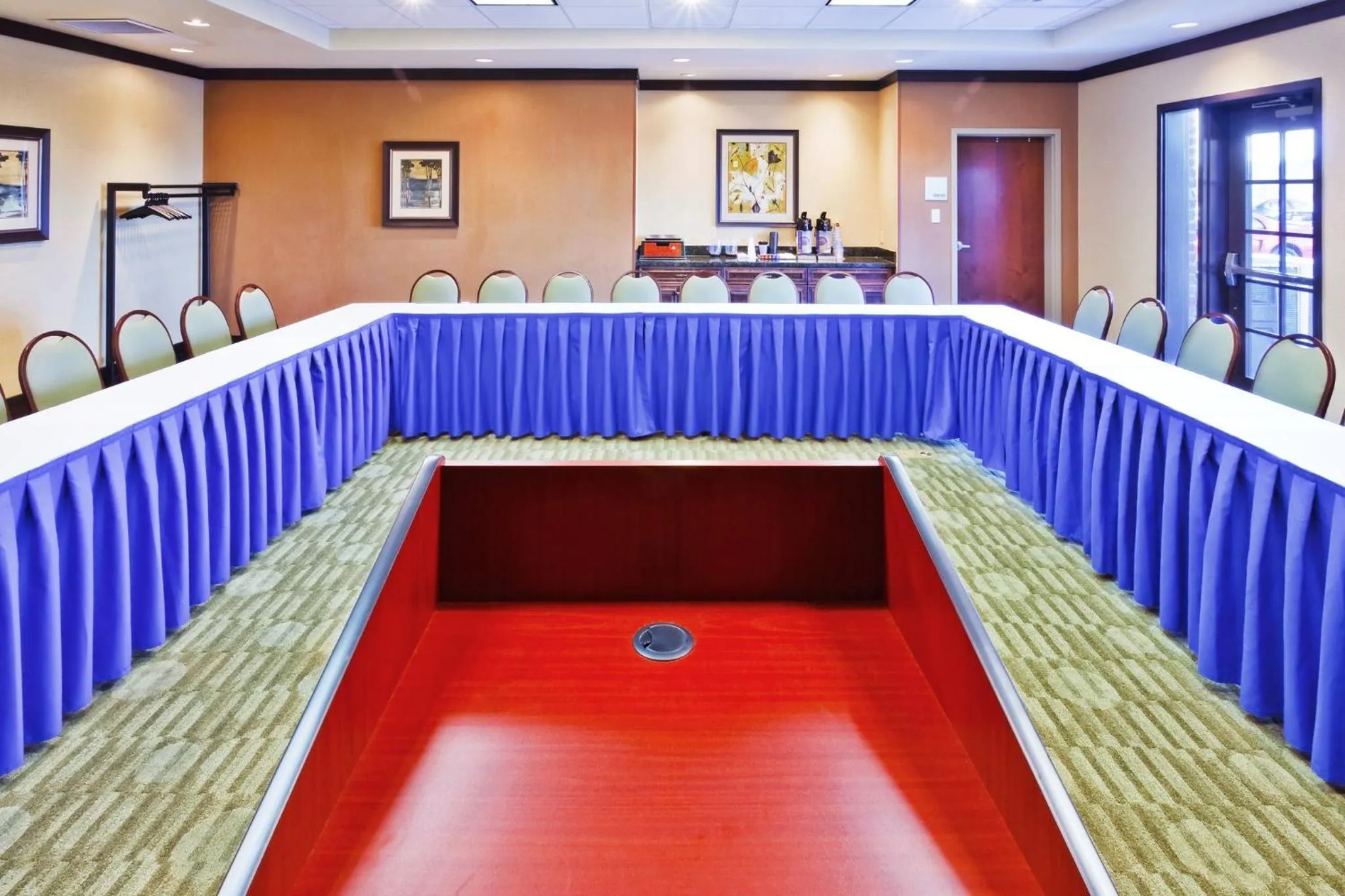Meeting/conference room in Holiday Inn Express Hotel & Suites Ooltewah Springs - Chattanooga by IHG