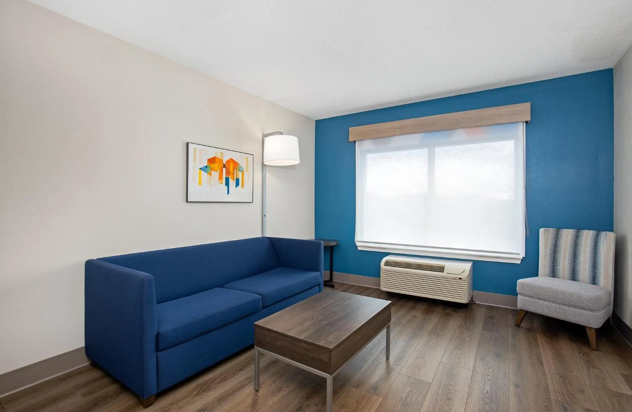 Photo of the whole room in Holiday Inn Express Hotel & Suites Ooltewah Springs - Chattanooga by IHG