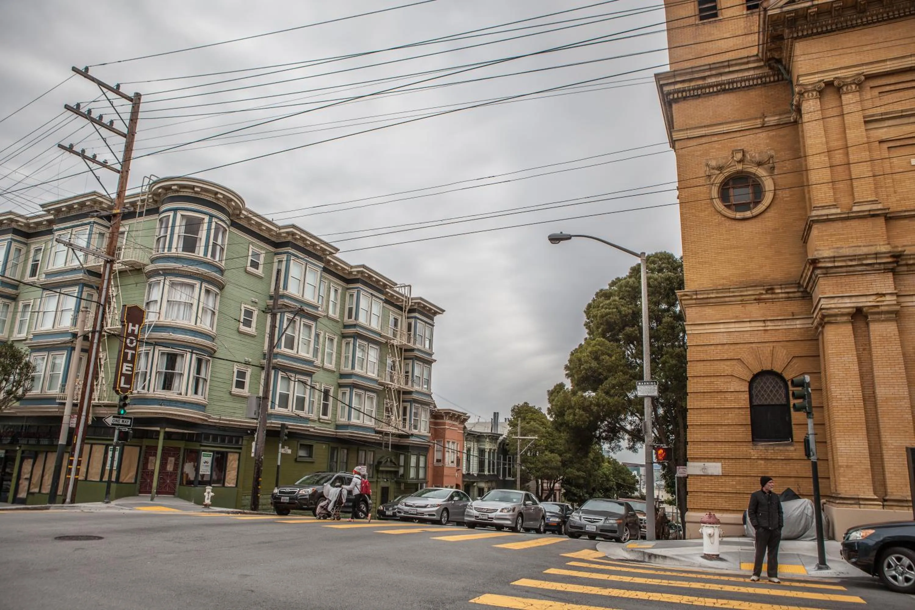 Facade/entrance in Casa Loma Hotel