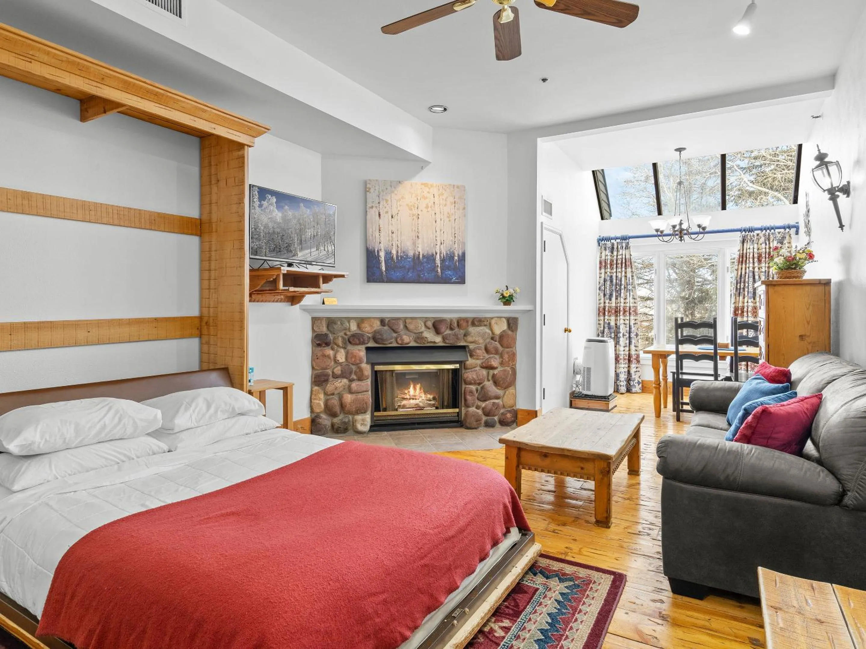 Bed in The Lodge at the Mountain Village by All Seasons Resort Lodging