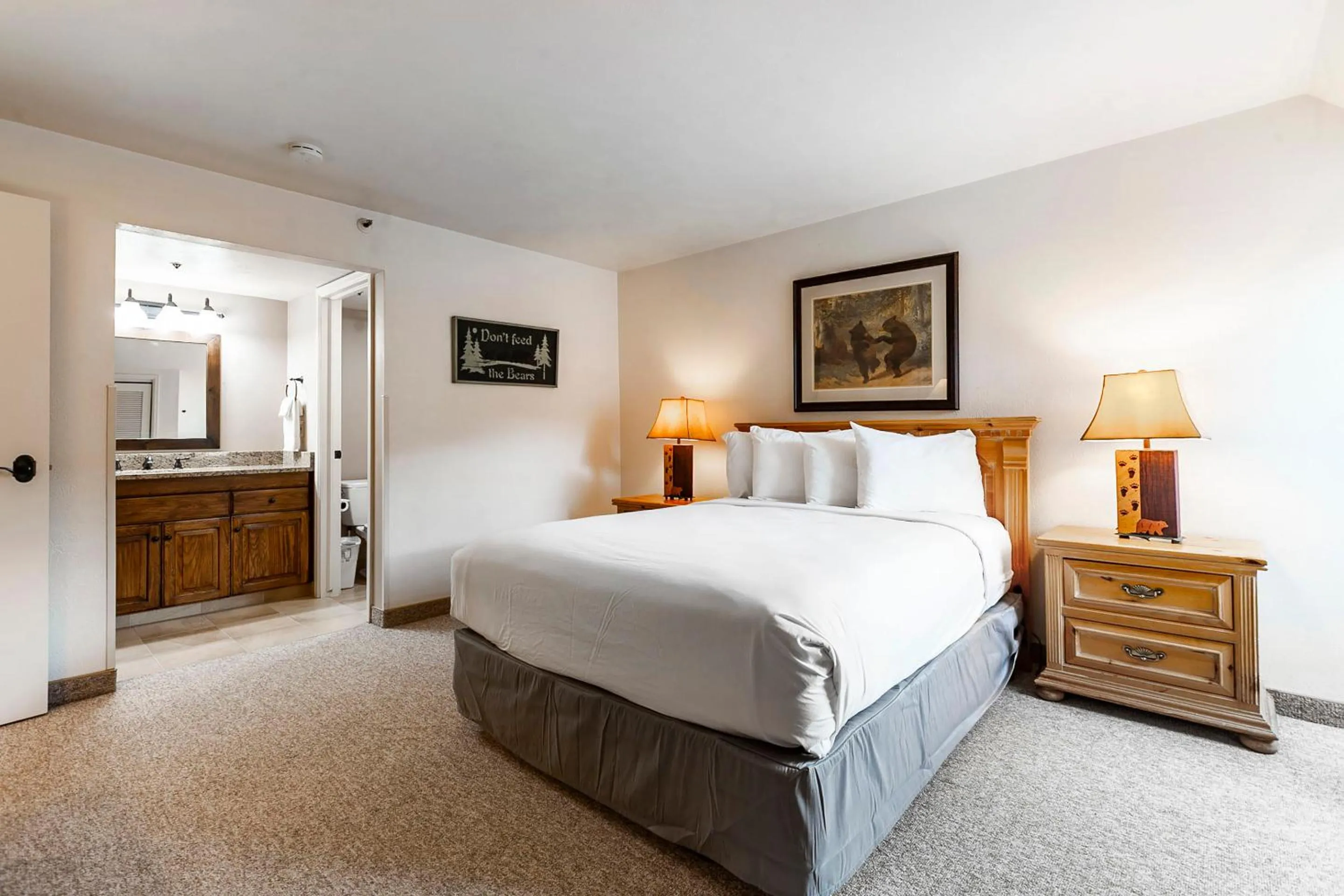 Bed in The Lodge at the Mountain Village by All Seasons Resort Lodging