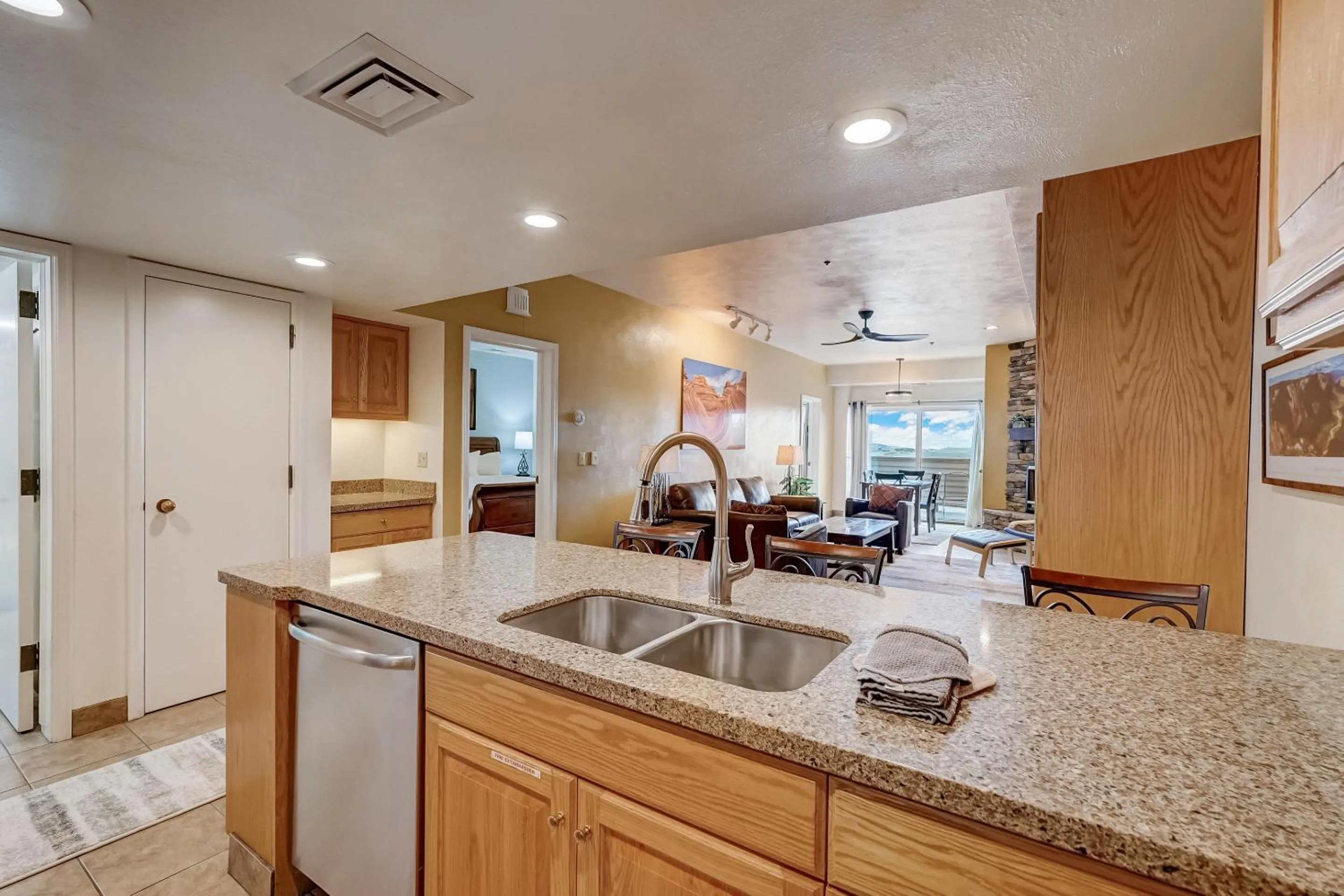 Kitchen or kitchenette in The Lodge at the Mountain Village by All Seasons Resort Lodging