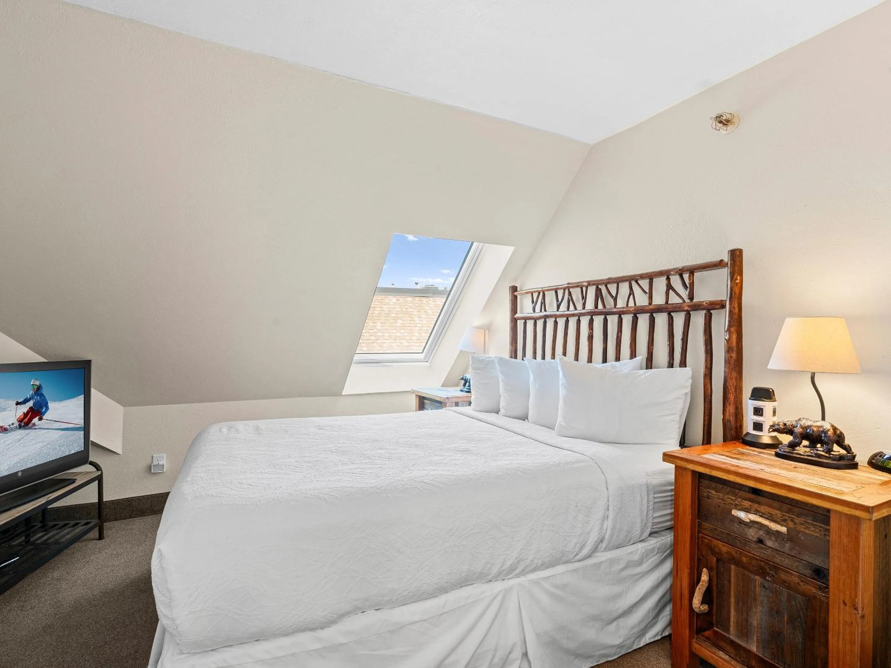 Bed in The Lodge at the Mountain Village by All Seasons Resort Lodging