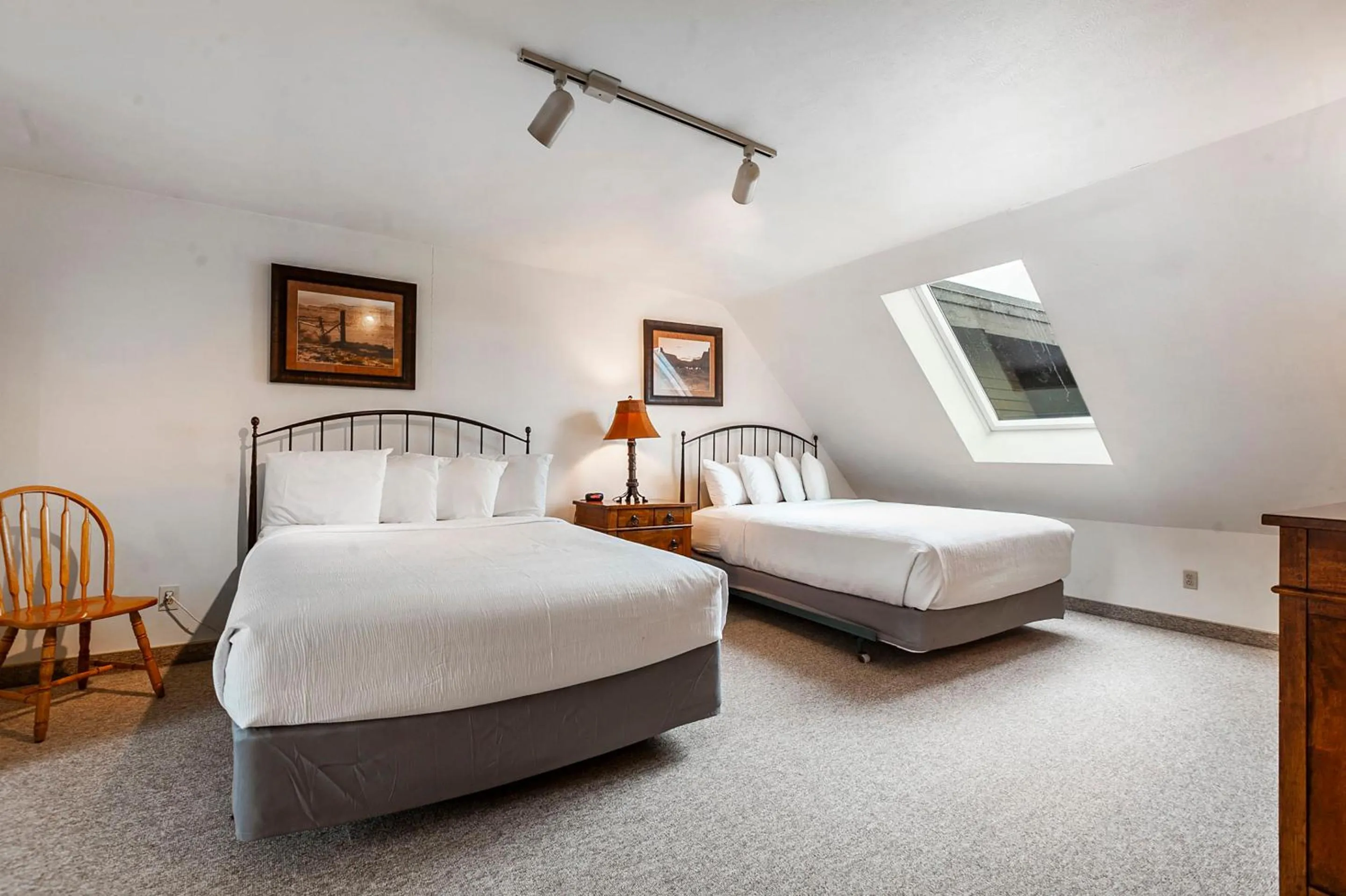 Bed in The Lodge at the Mountain Village by All Seasons Resort Lodging