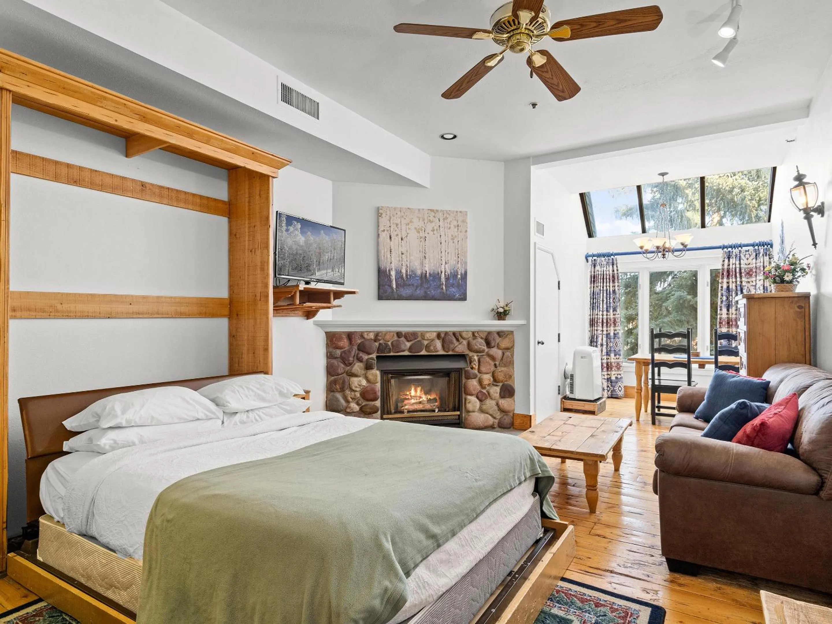 Bed in The Lodge at the Mountain Village by All Seasons Resort Lodging