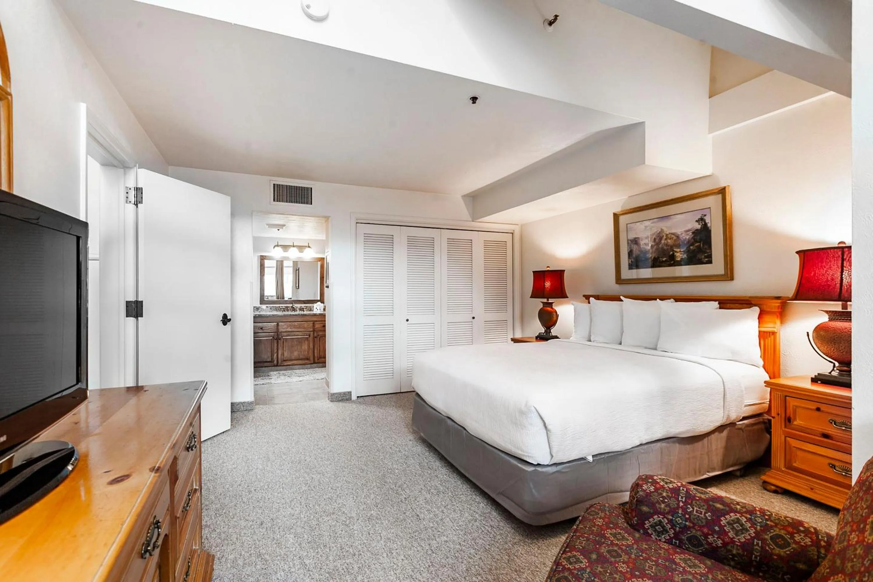 Bed in The Lodge at the Mountain Village by All Seasons Resort Lodging